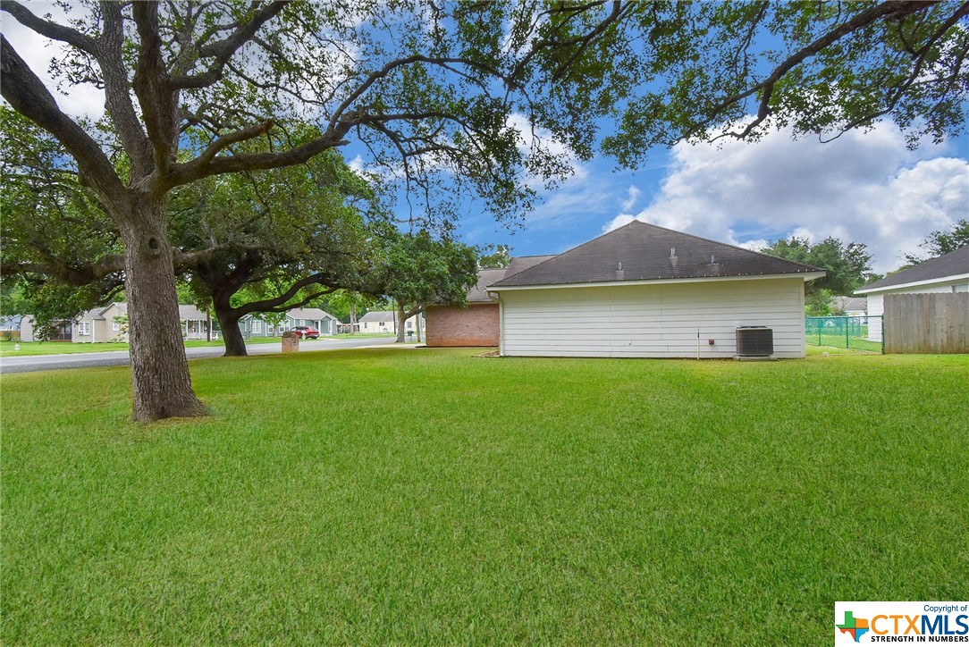 502 E West Street , El Campo, TX, 77437 | 543030 | Realty Texas LLC