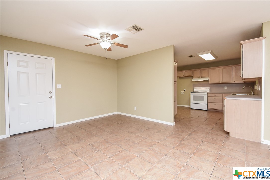 502 E West Street , El Campo, TX, 77437 | 543030 | Realty Texas LLC