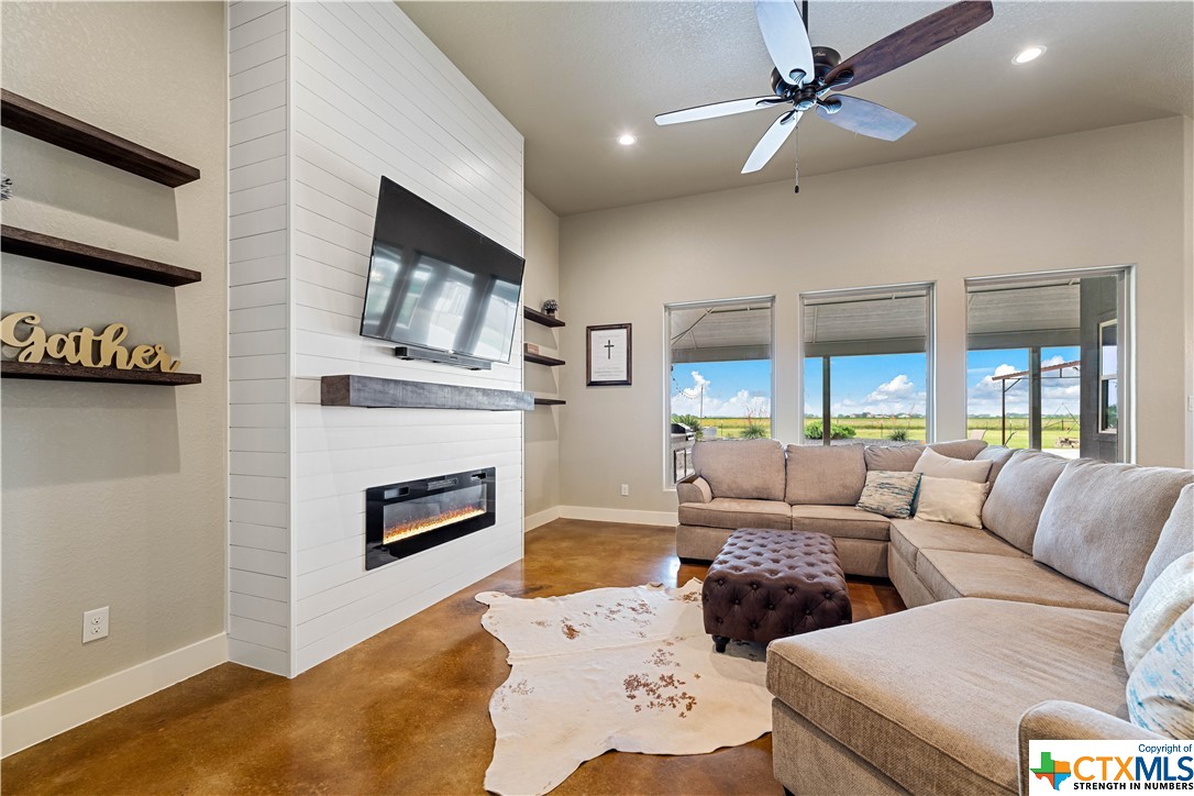 6303 Barbarossa Road , Seguin, TX, 78155 | 543136 | Realty Texas LLC