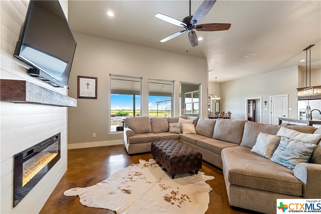 6303 Barbarossa Road , Seguin, TX, 78155 | 543136 | Realty Texas LLC