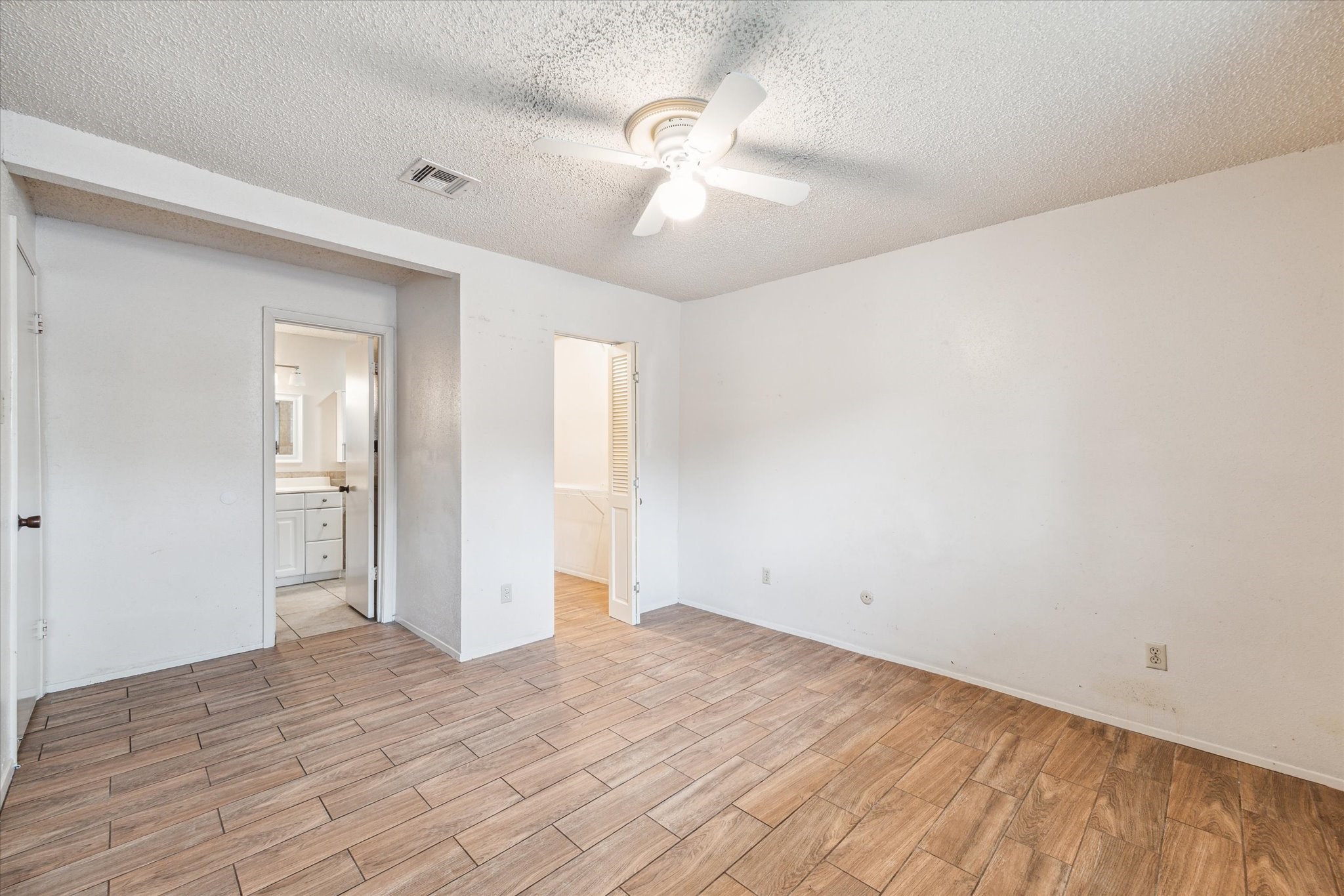 3538 Ocee Street , Houston, TX, 77063 | 61839881 | Realty Texas LLC