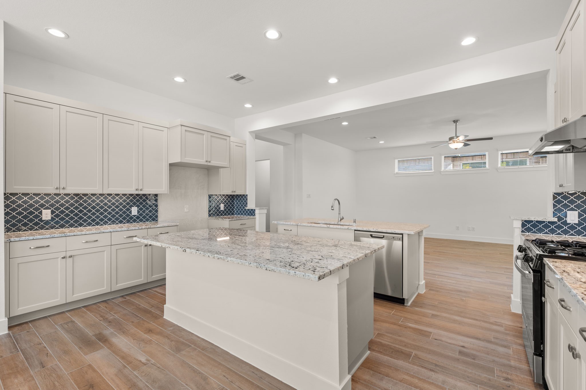 415 Emory Peak Lane , New Caney, TX, 77357 | 29330015 | Realty Texas LLC