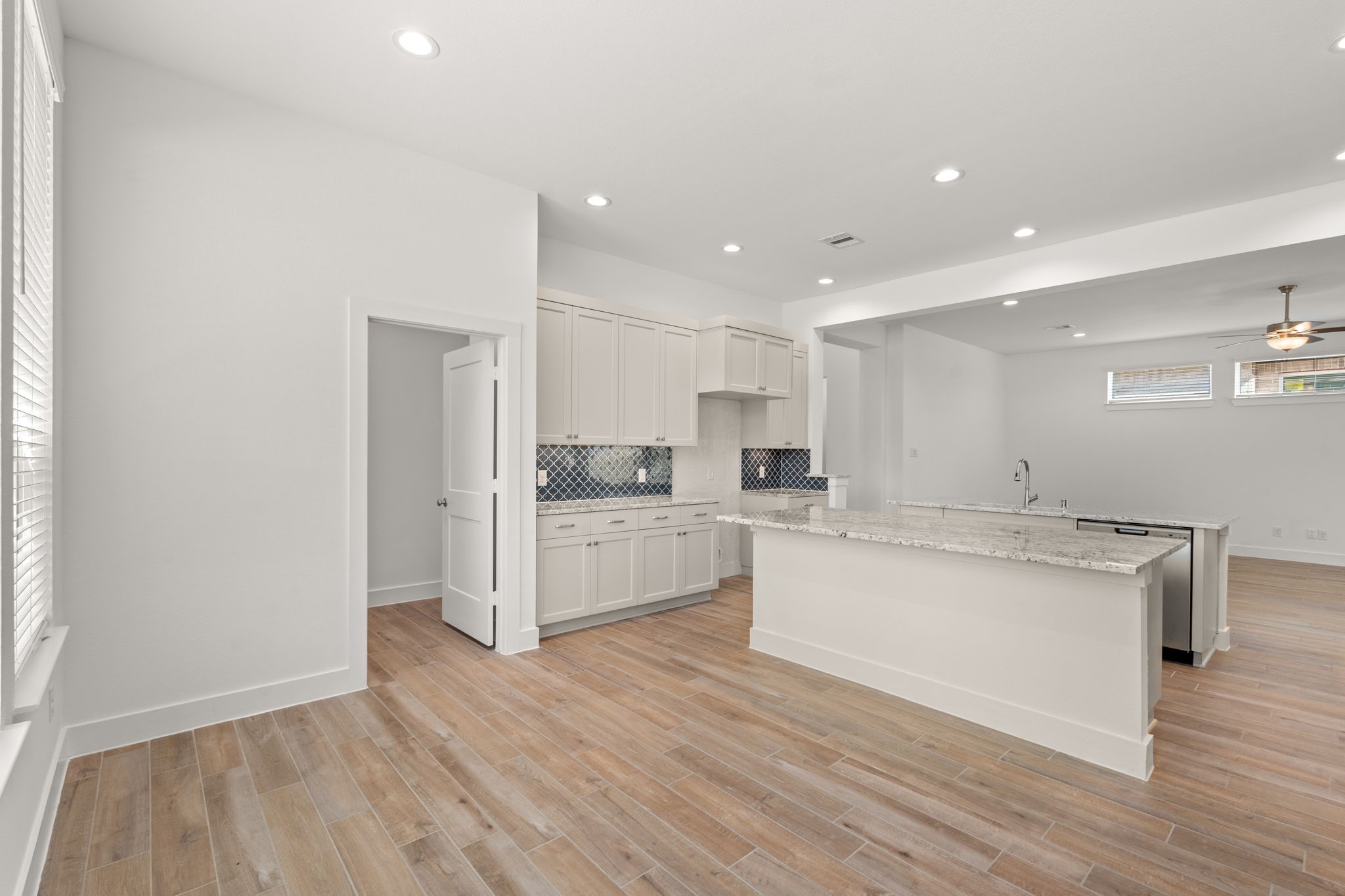 415 Emory Peak Lane , New Caney, TX, 77357 | 29330015 | Realty Texas LLC