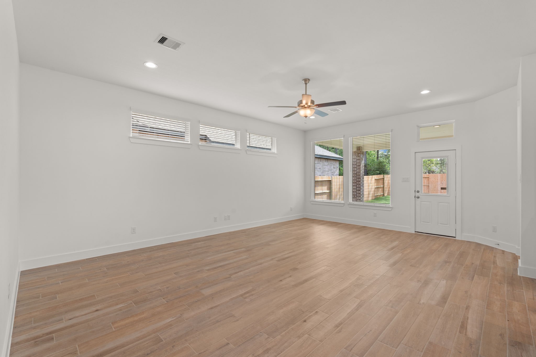 415 Emory Peak Lane , New Caney, TX, 77357 | 29330015 | Realty Texas LLC