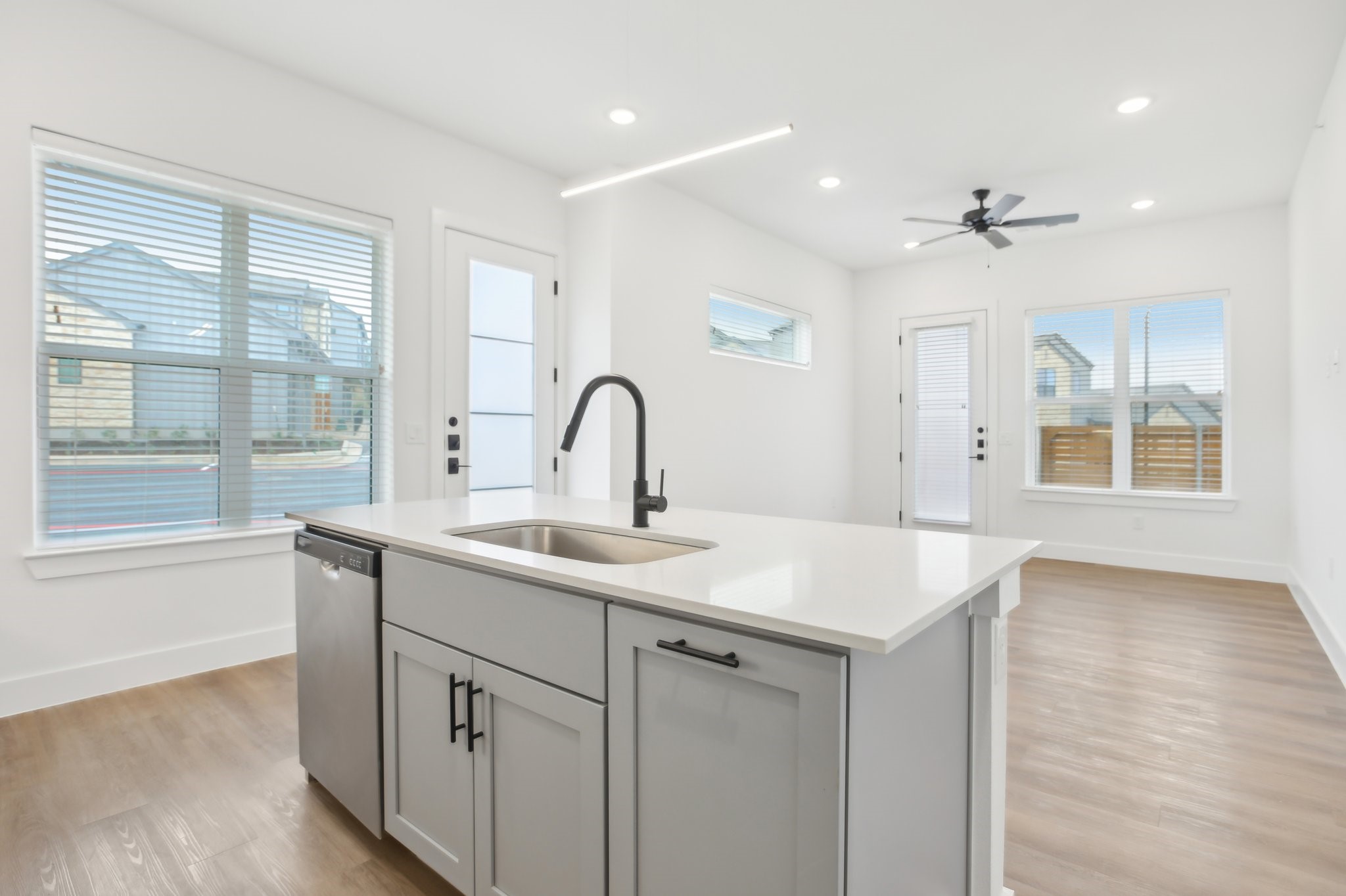 1601-702 Mustang Drive, Marble Falls, TX, 78654 | 35963513 | Realty Texas LLC