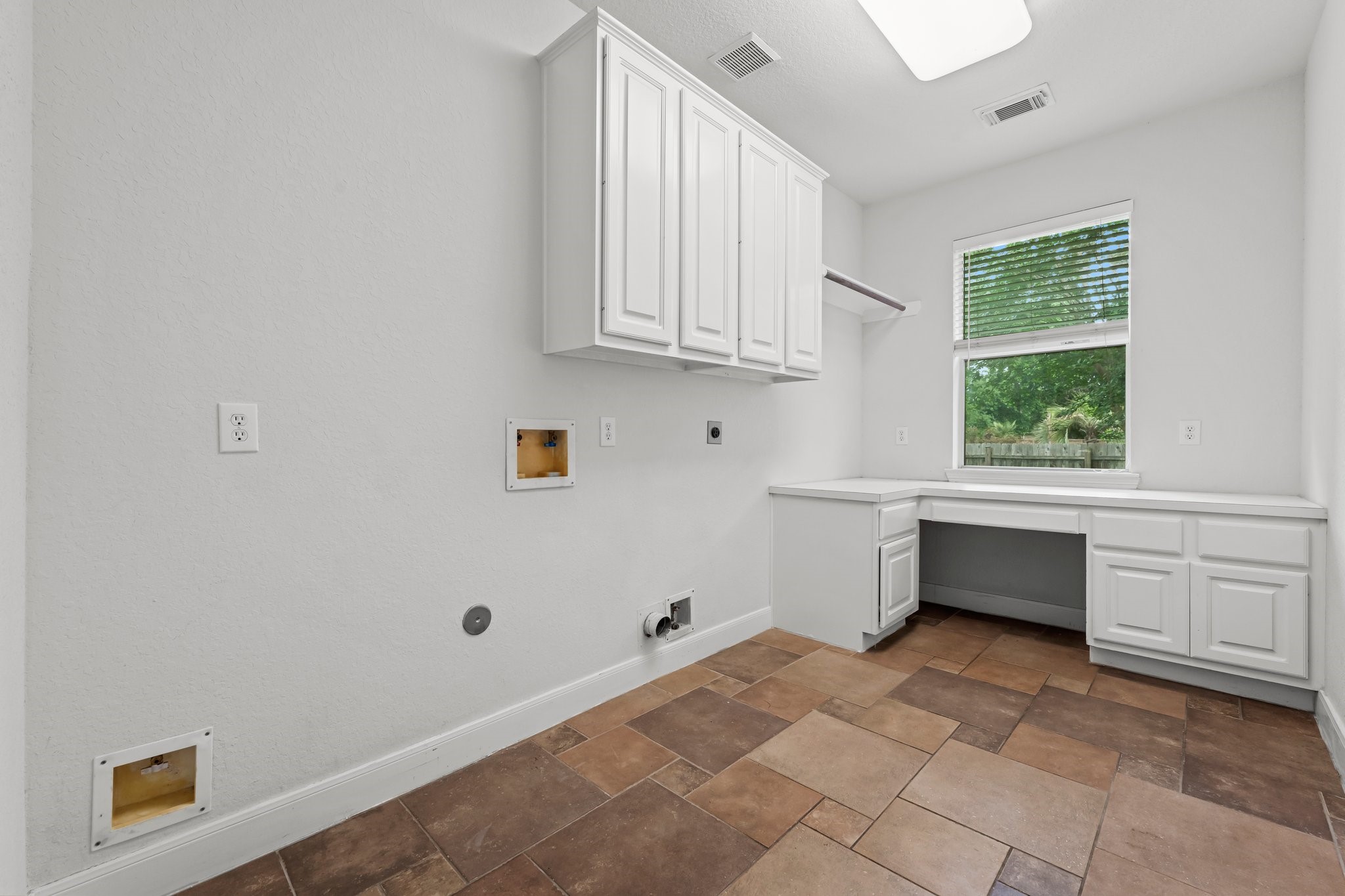 4 Pebblestone , Conroe, TX, 77304 | 33590374 | Realty Texas LLC