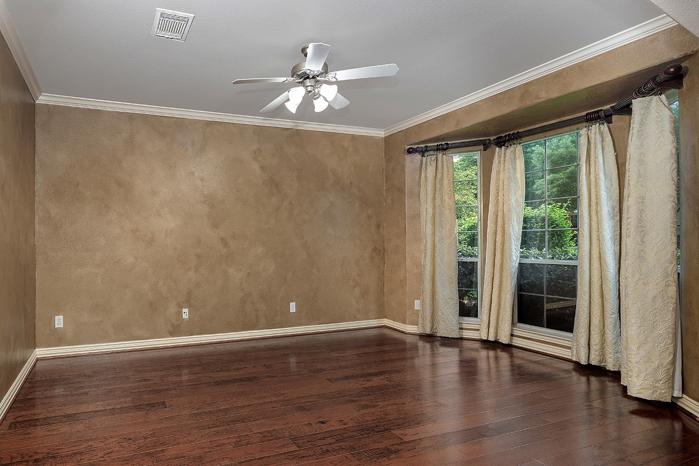 70 S Scribewood Circle , The Woodlands, TX, 77382 | 63172104 | Realty Texas LLC