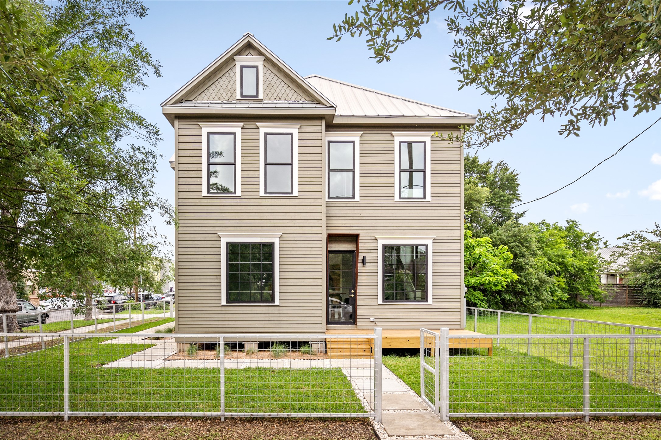 320 York Street , Houston, TX, 77003 | 94393488 | Realty Texas LLC