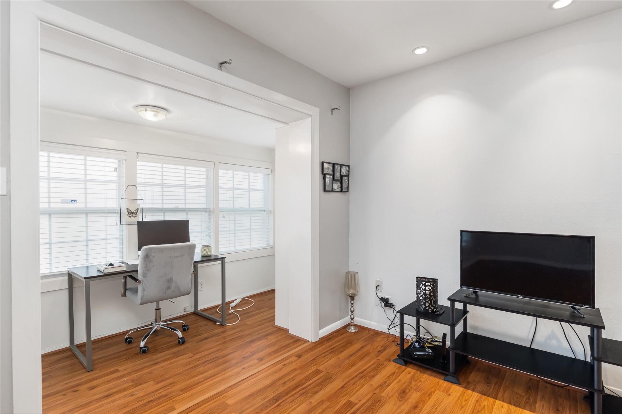 2824 Briarhurst Drive 14 , Houston, TX, 77057 | 52754773 | Realty Texas LLC