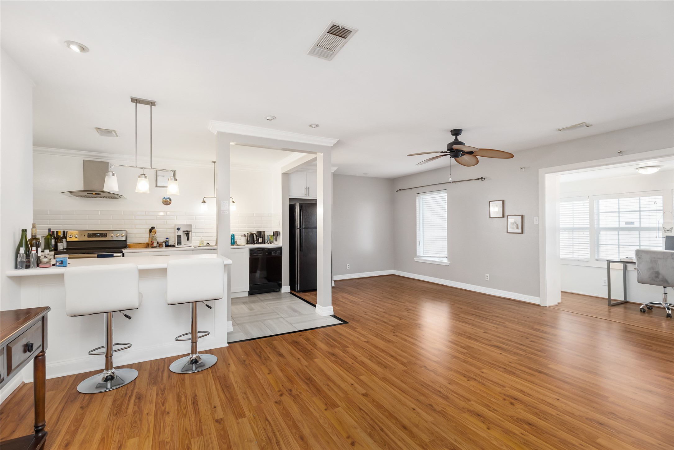 2824 Briarhurst Drive 14 , Houston, TX, 77057 | 52754773 | Realty Texas LLC