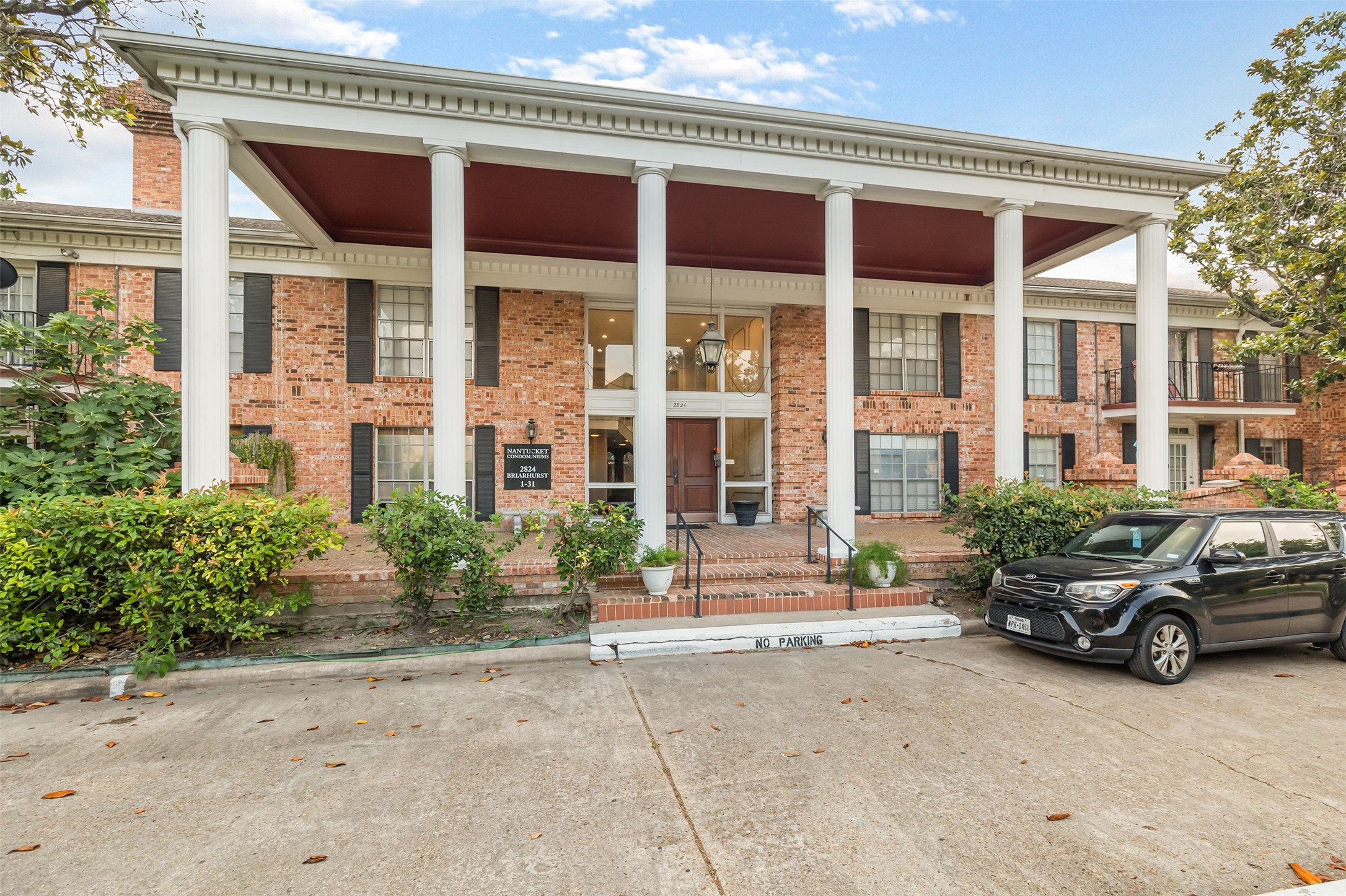 2824 Briarhurst Drive 14 , Houston, TX, 77057 | 52754773 | Realty Texas LLC