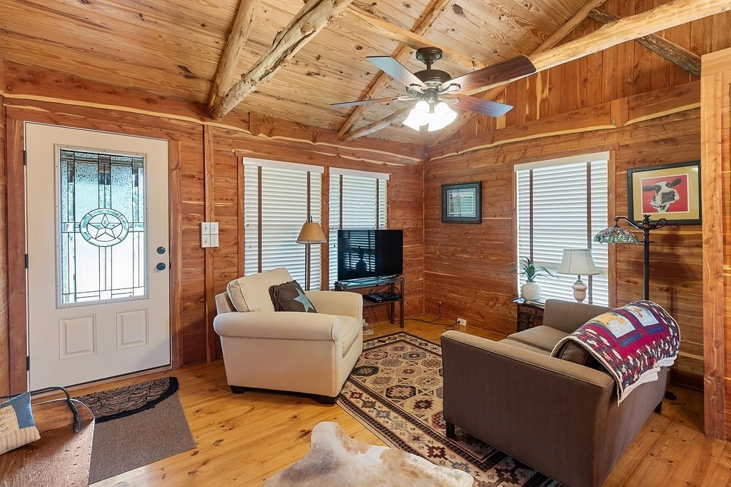 1015 Peters Lane , Columbus, TX, 78934 | 49431270 | Realty Texas LLC