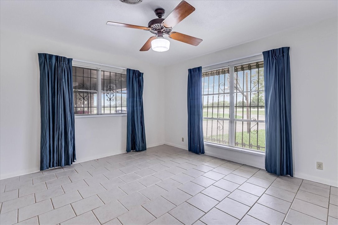 2111 N US HIGHWAY 77 , Robstown, TX, 78380 | 441728 | Realty Texas LLC