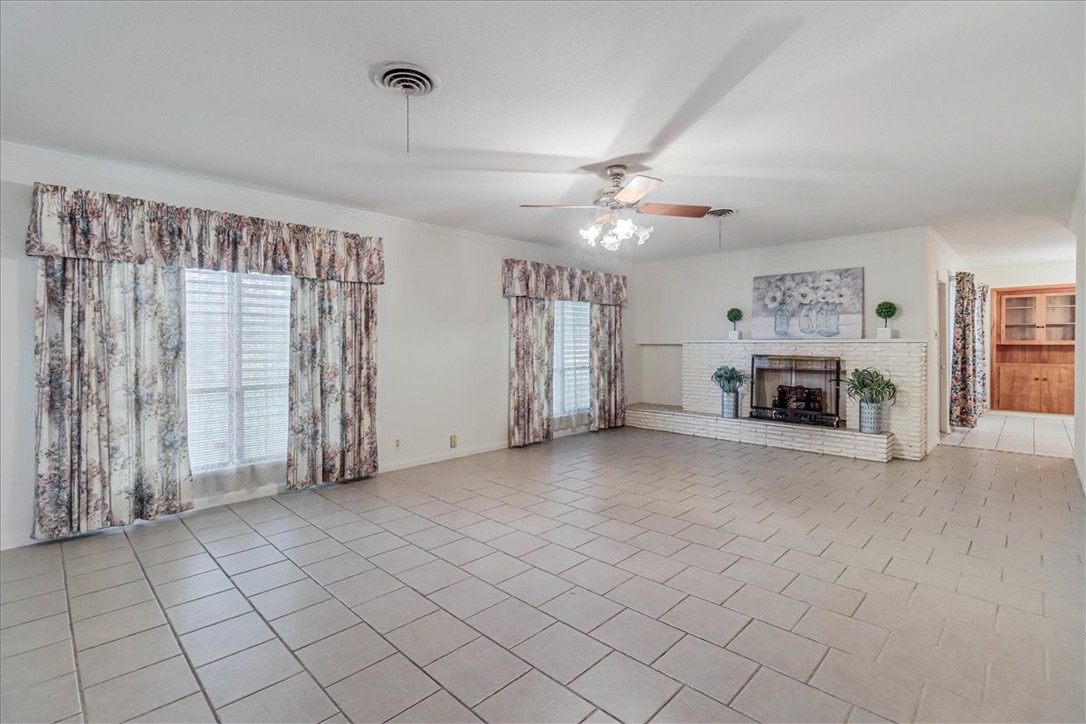2111 N US HIGHWAY 77 , Robstown, TX, 78380 | 441728 | Realty Texas LLC