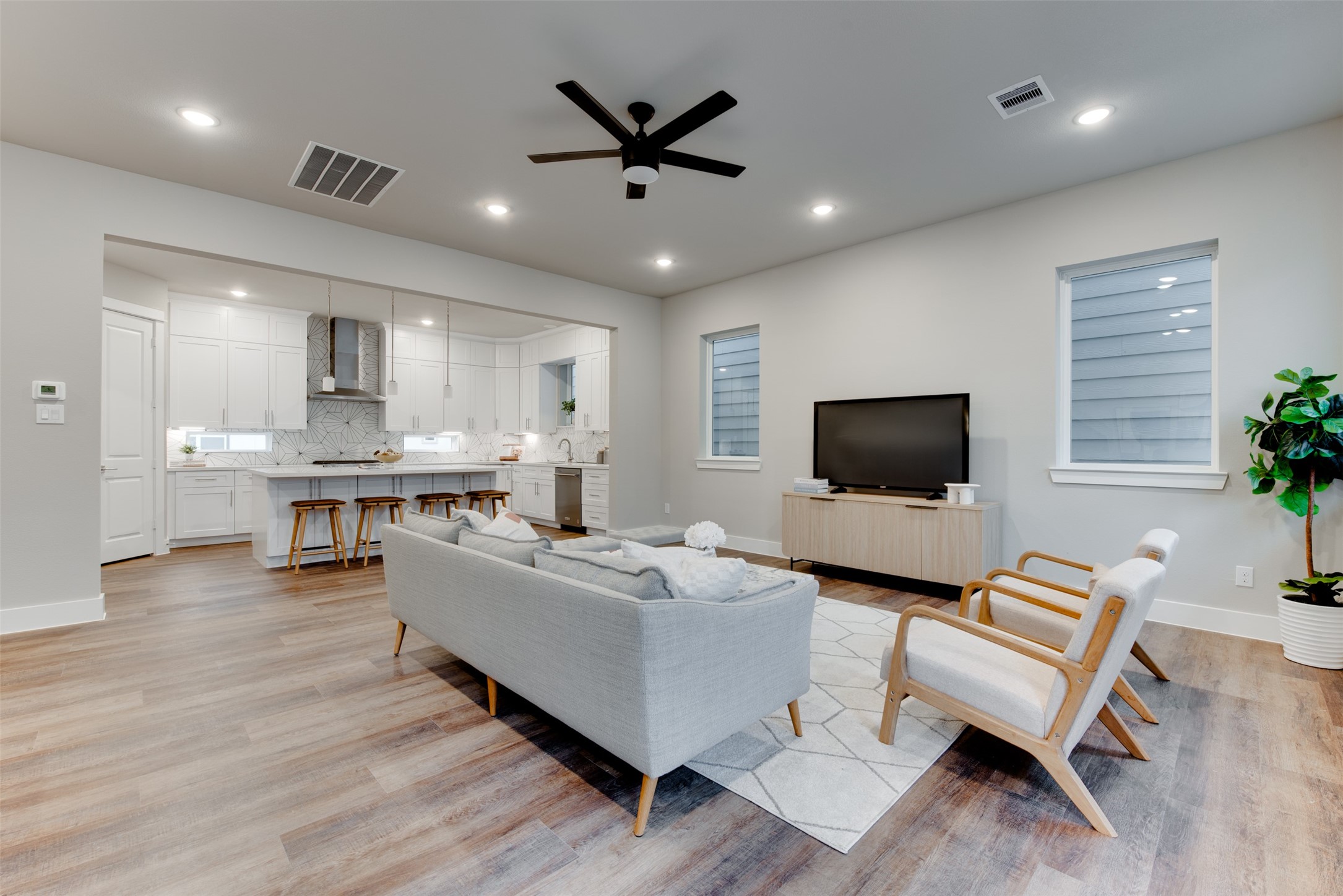 1426 W 34th 1/2 Street , Houston, TX, 77018 | 26376543 | Realty Texas LLC