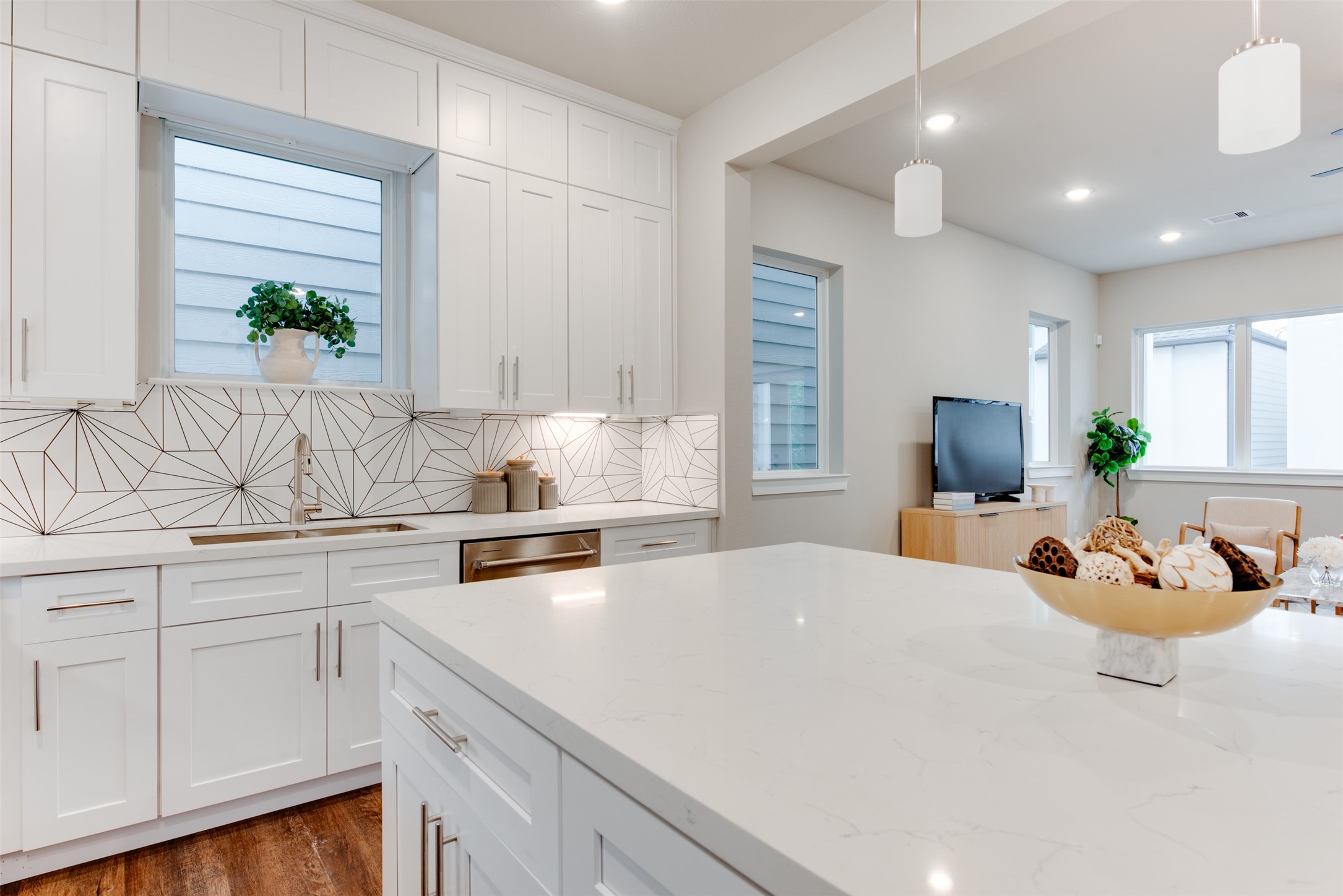 1426 W 34th 1/2 Street , Houston, TX, 77018 | 26376543 | Realty Texas LLC