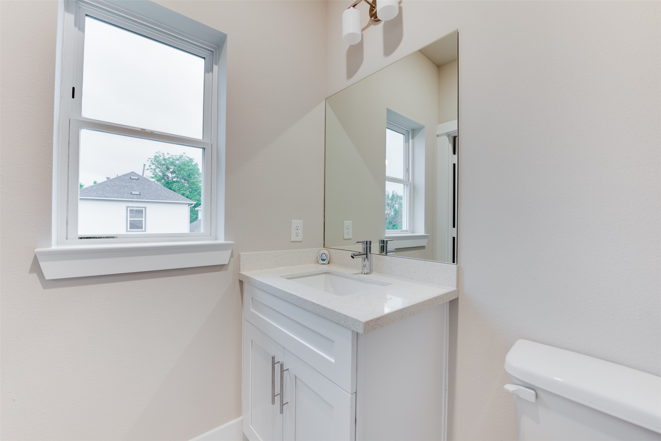 1426 W 34th 1/2 Street , Houston, TX, 77018 | 26376543 | Realty Texas LLC