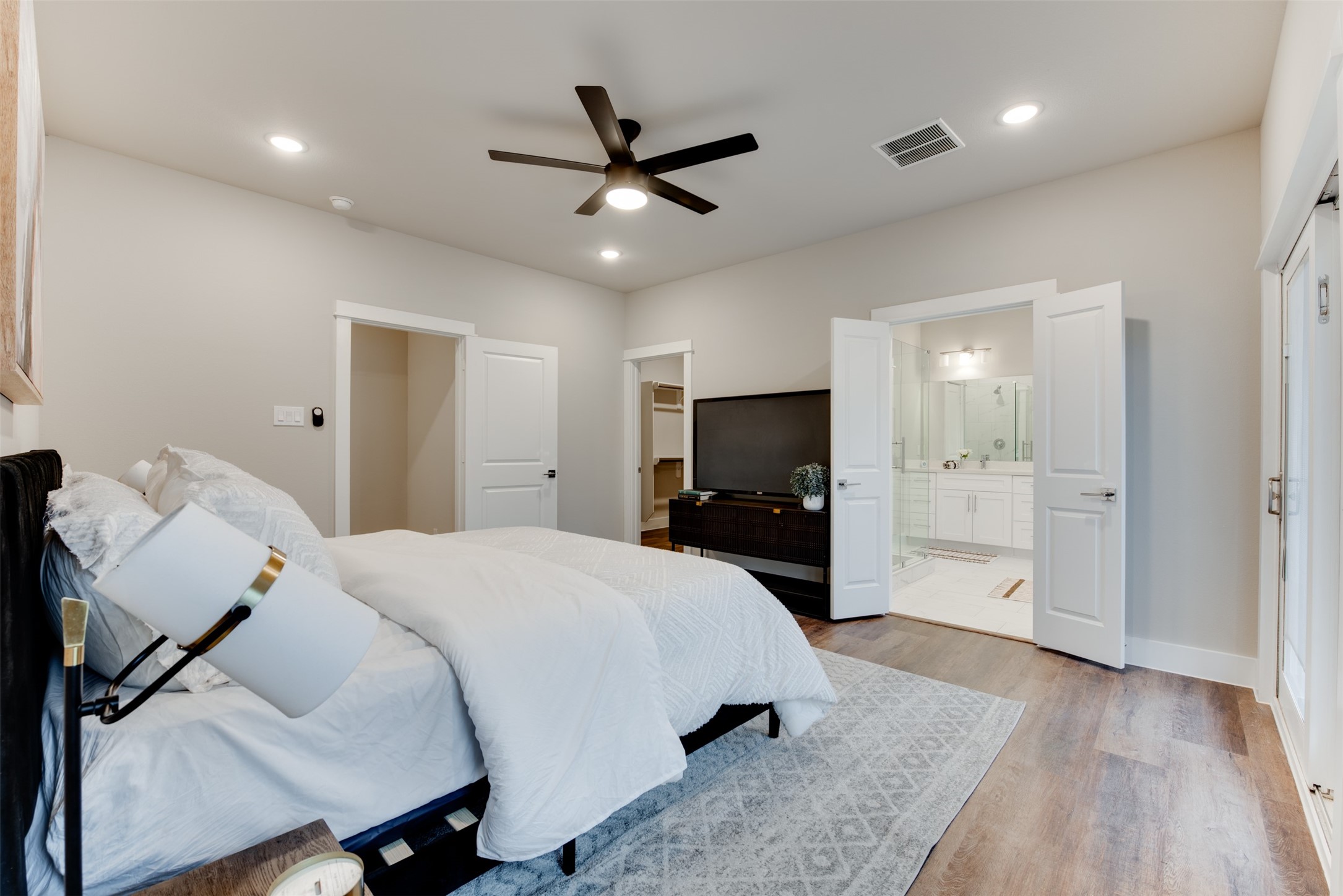 1426 W 34th 1/2 Street , Houston, TX, 77018 | 26376543 | Realty Texas LLC