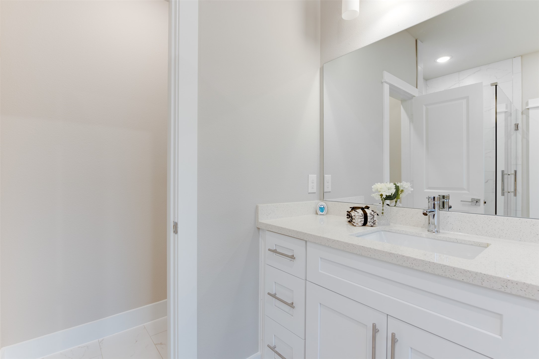 1426 W 34th 1/2 Street , Houston, TX, 77018 | 26376543 | Realty Texas LLC