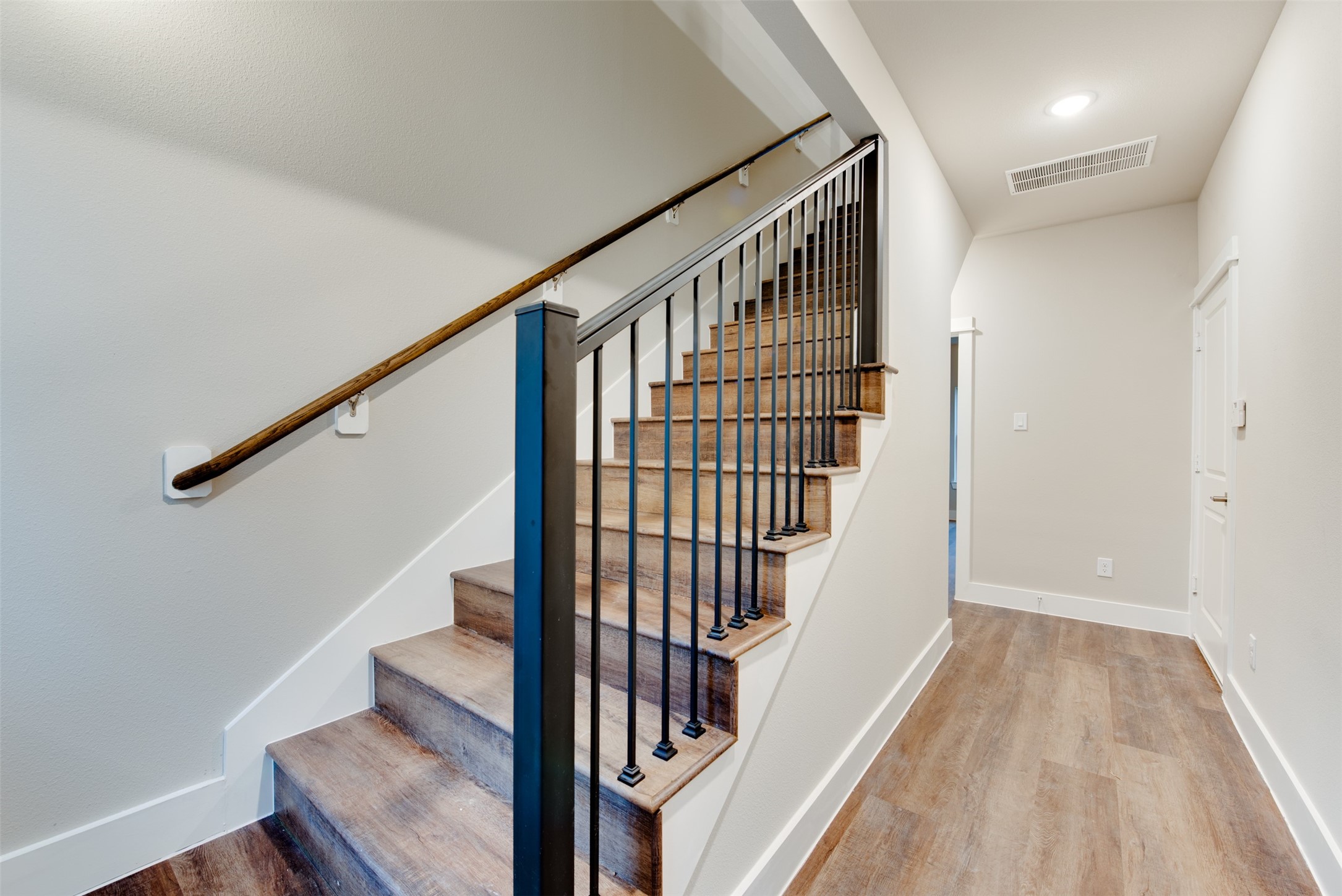 1426 W 34th 1/2 Street , Houston, TX, 77018 | 26376543 | Realty Texas LLC