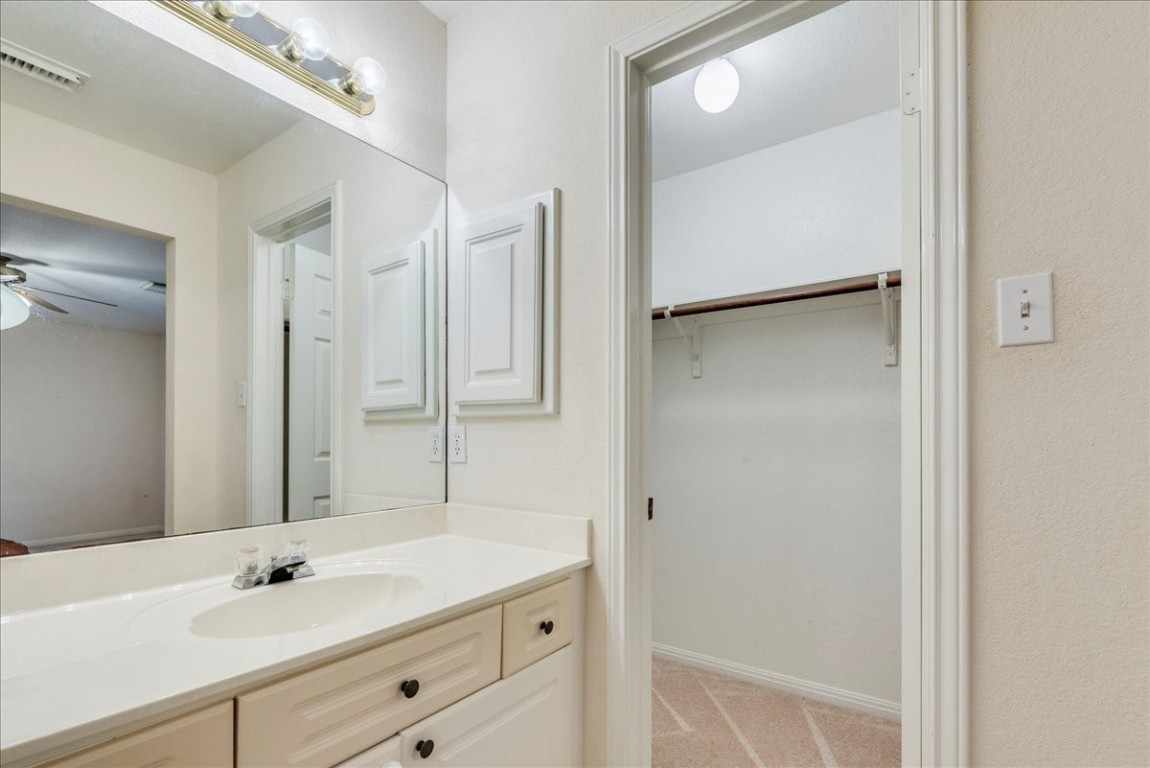 8820 La Siesta Bend , Austin, TX, 78749 | 3650823 | Realty Texas LLC