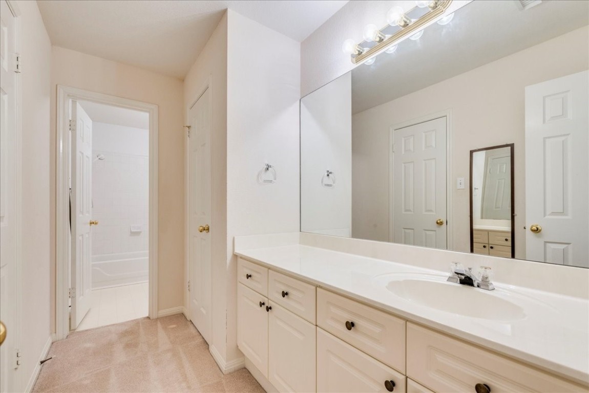 8820 La Siesta Bend , Austin, TX, 78749 | 3650823 | Realty Texas LLC