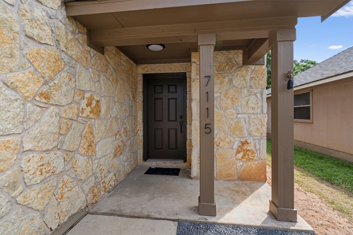 7115 Thannas Way , Austin, TX, 78744 | 6377848 | Realty Texas LLC