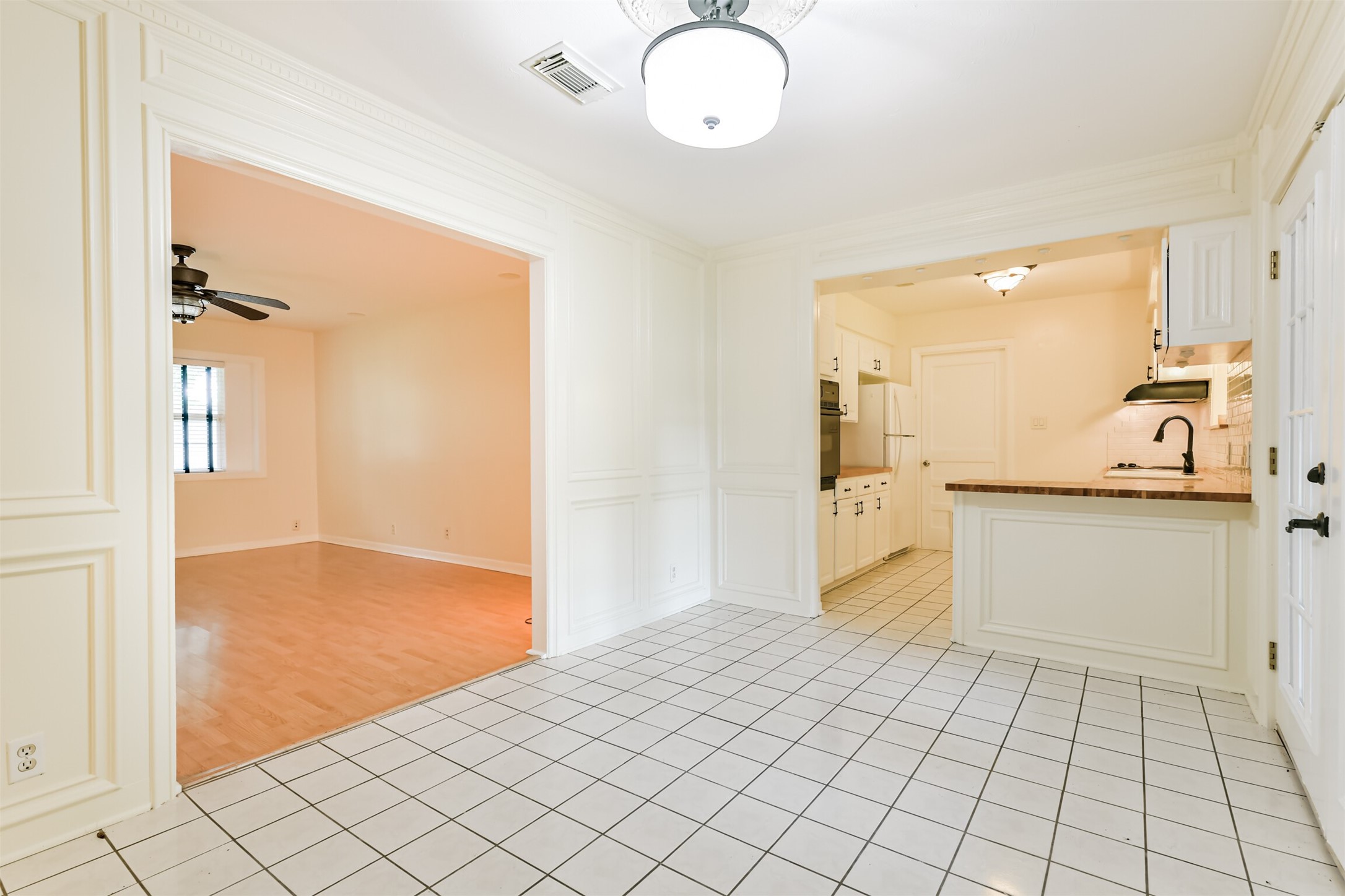 2426 11th Street N , Texas City, TX, 77590 | 2366925 | Realty Texas LLC