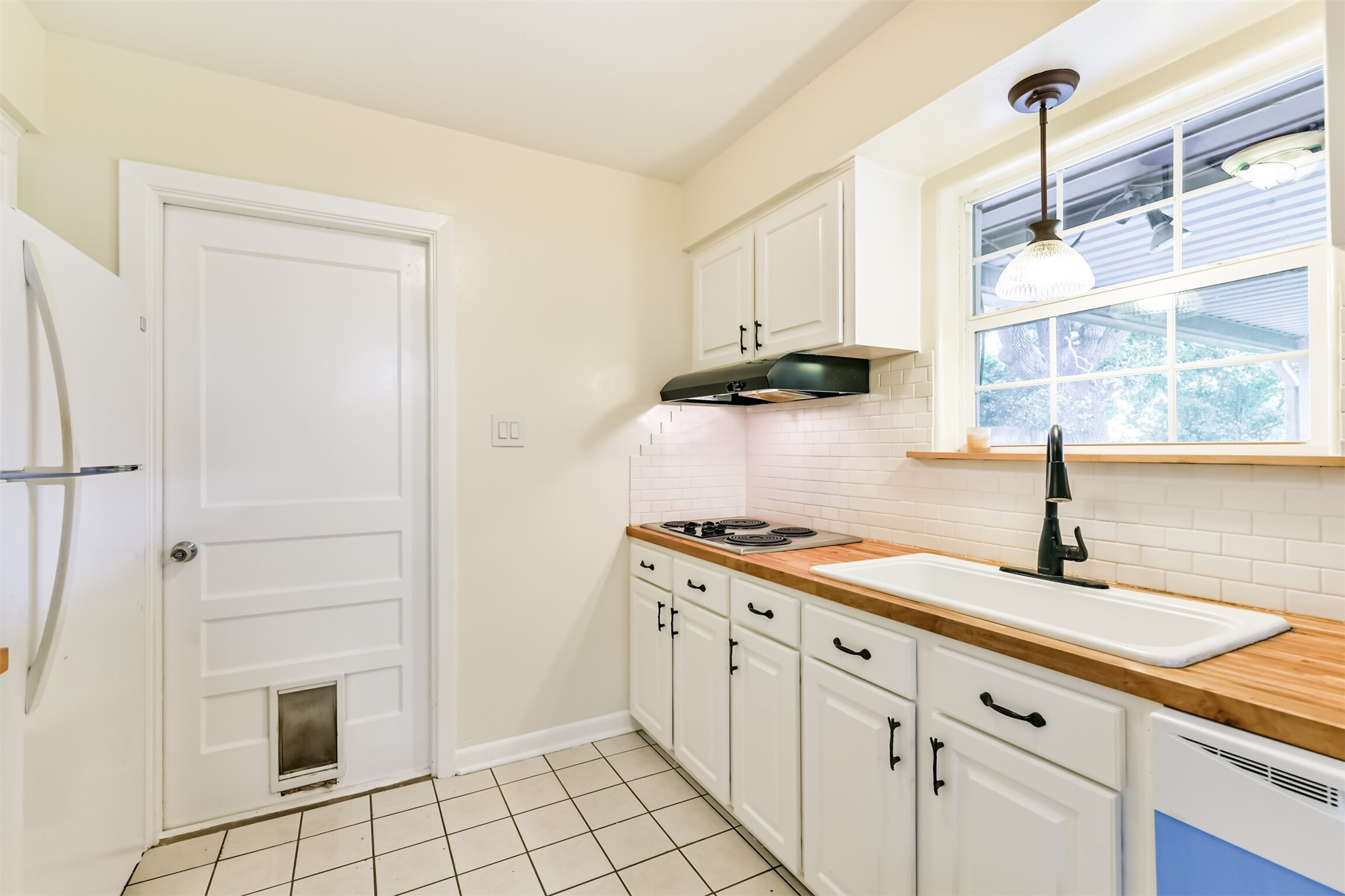 2426 11th Street N , Texas City, TX, 77590 | 2366925 | Realty Texas LLC