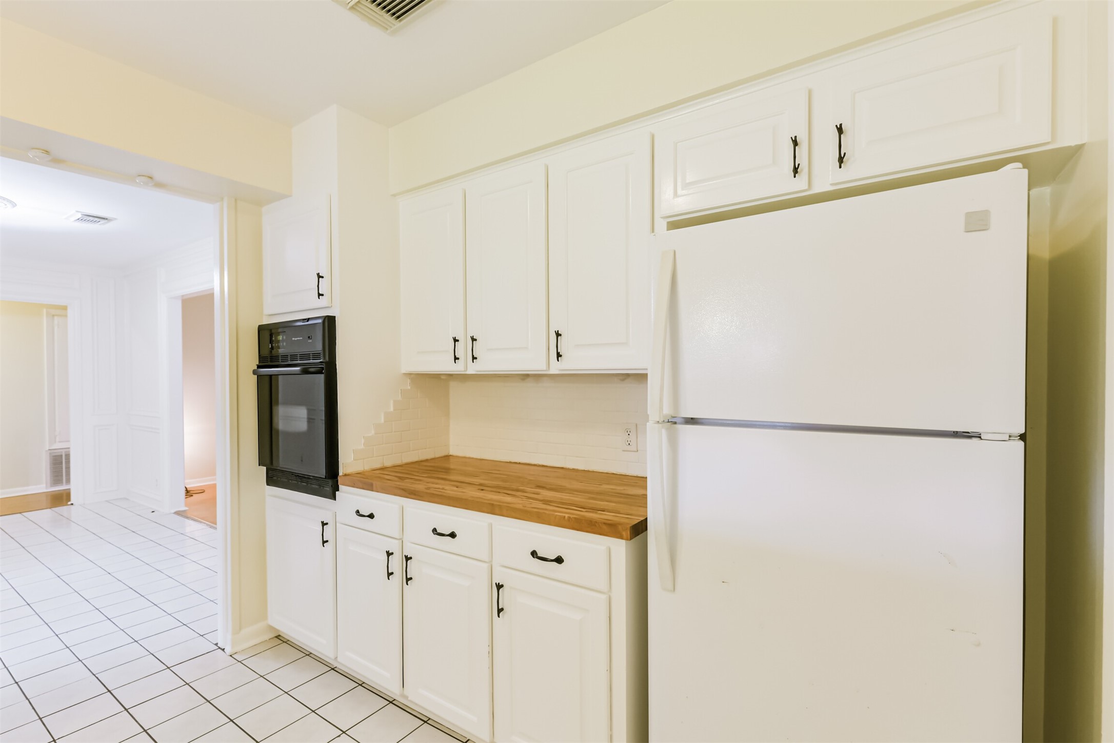 2426 11th Street N , Texas City, TX, 77590 | 2366925 | Realty Texas LLC