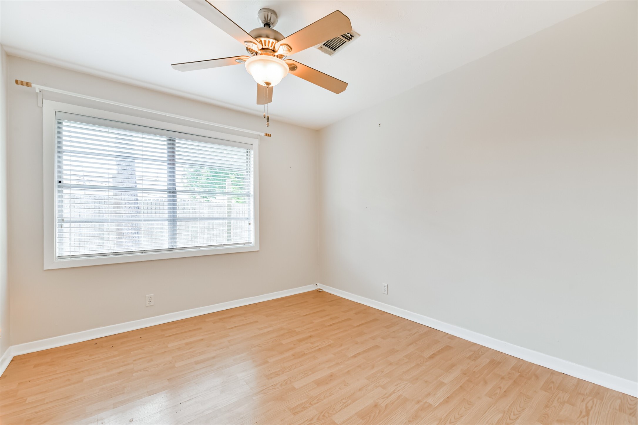 2426 11th Street N , Texas City, TX, 77590 | 2366925 | Realty Texas LLC