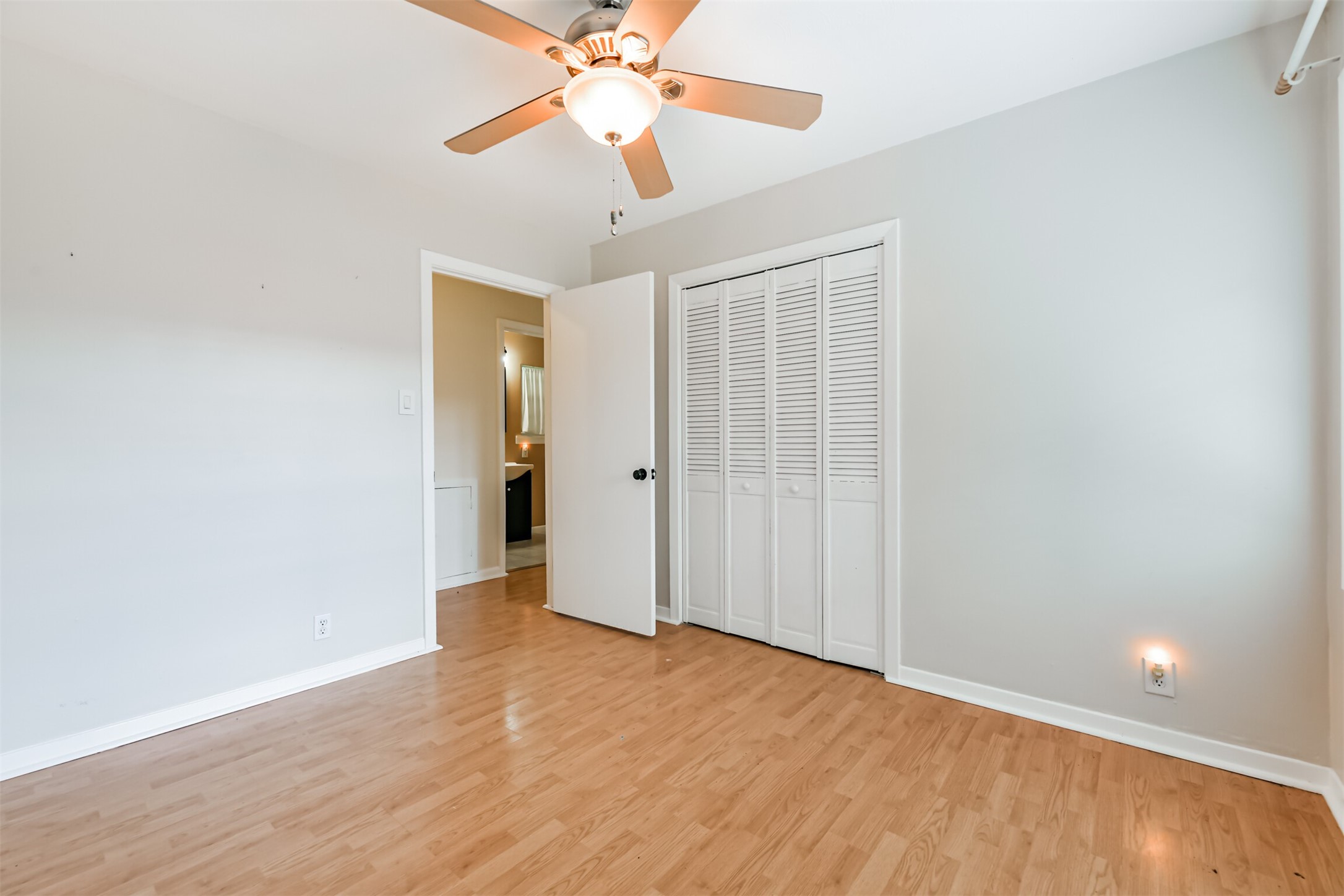 2426 11th Street N , Texas City, TX, 77590 | 2366925 | Realty Texas LLC