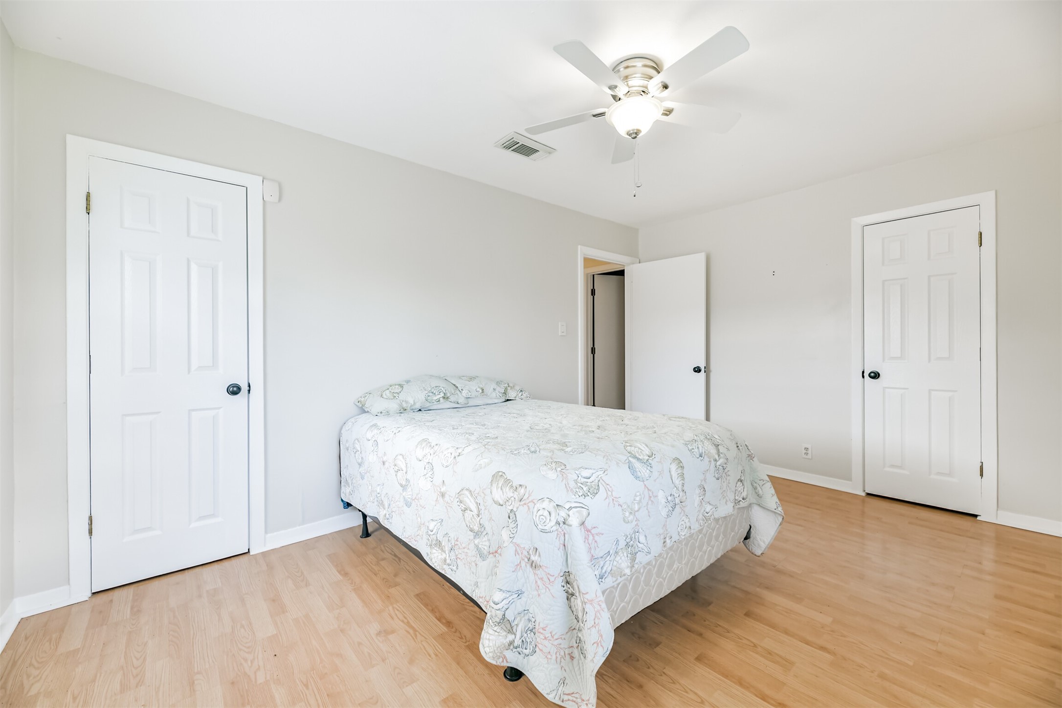 2426 11th Street N , Texas City, TX, 77590 | 2366925 | Realty Texas LLC