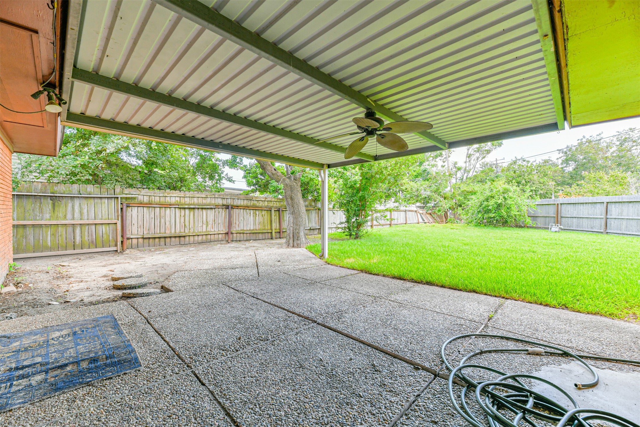 2426 11th Street N , Texas City, TX, 77590 | 2366925 | Realty Texas LLC