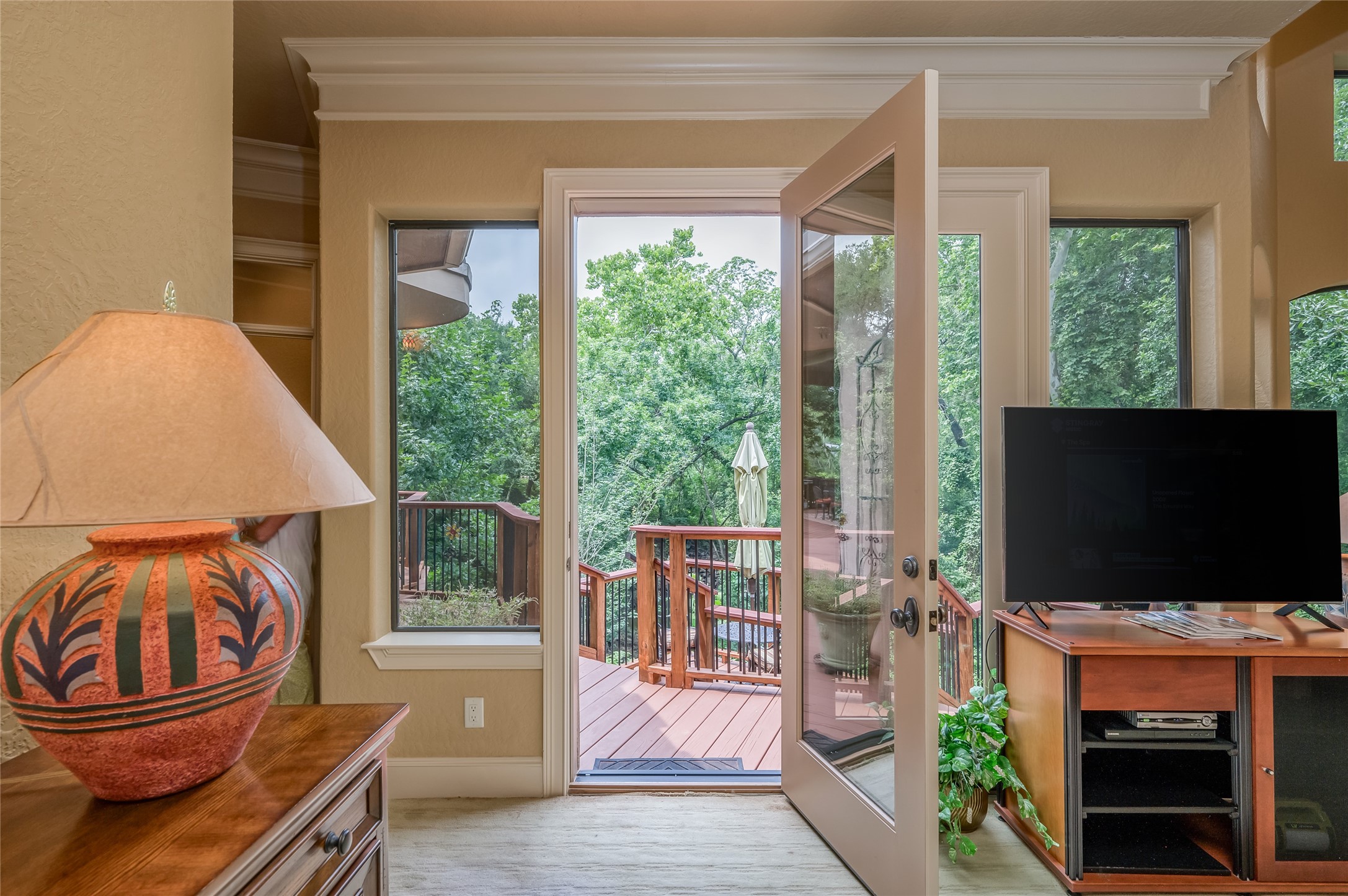 206 Walnut Bend Lane , Houston, TX, 77042 | 73655474 | Realty Texas LLC