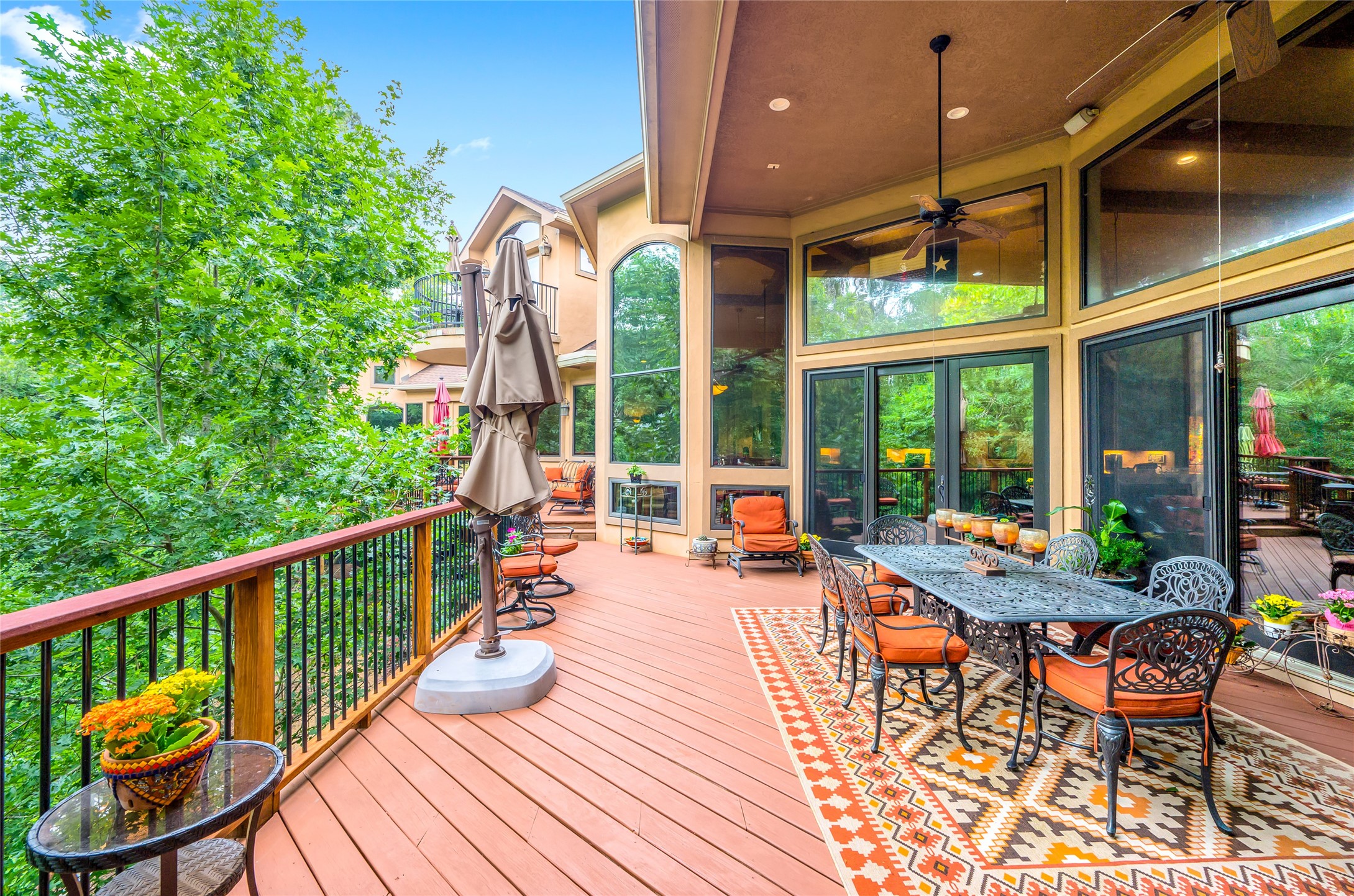 206 Walnut Bend Lane , Houston, TX, 77042 | 73655474 | Realty Texas LLC