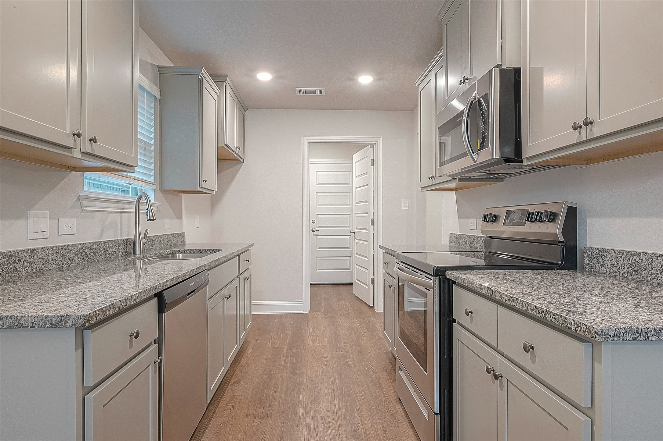 329 Bryan Way , Angleton, TX, 77515 | 10126634 | Realty Texas LLC