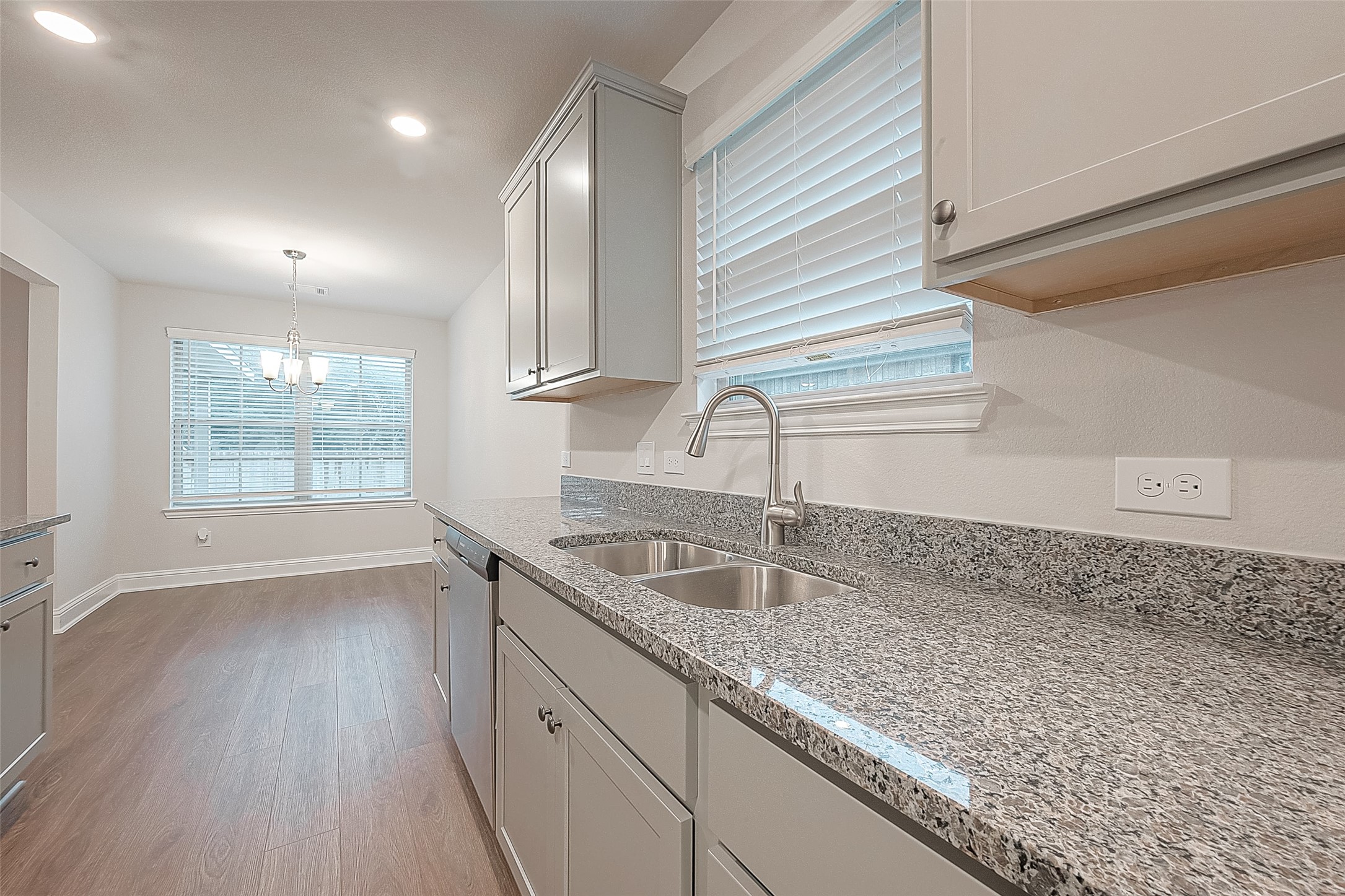 329 Bryan Way , Angleton, TX, 77515 | 10126634 | Realty Texas LLC