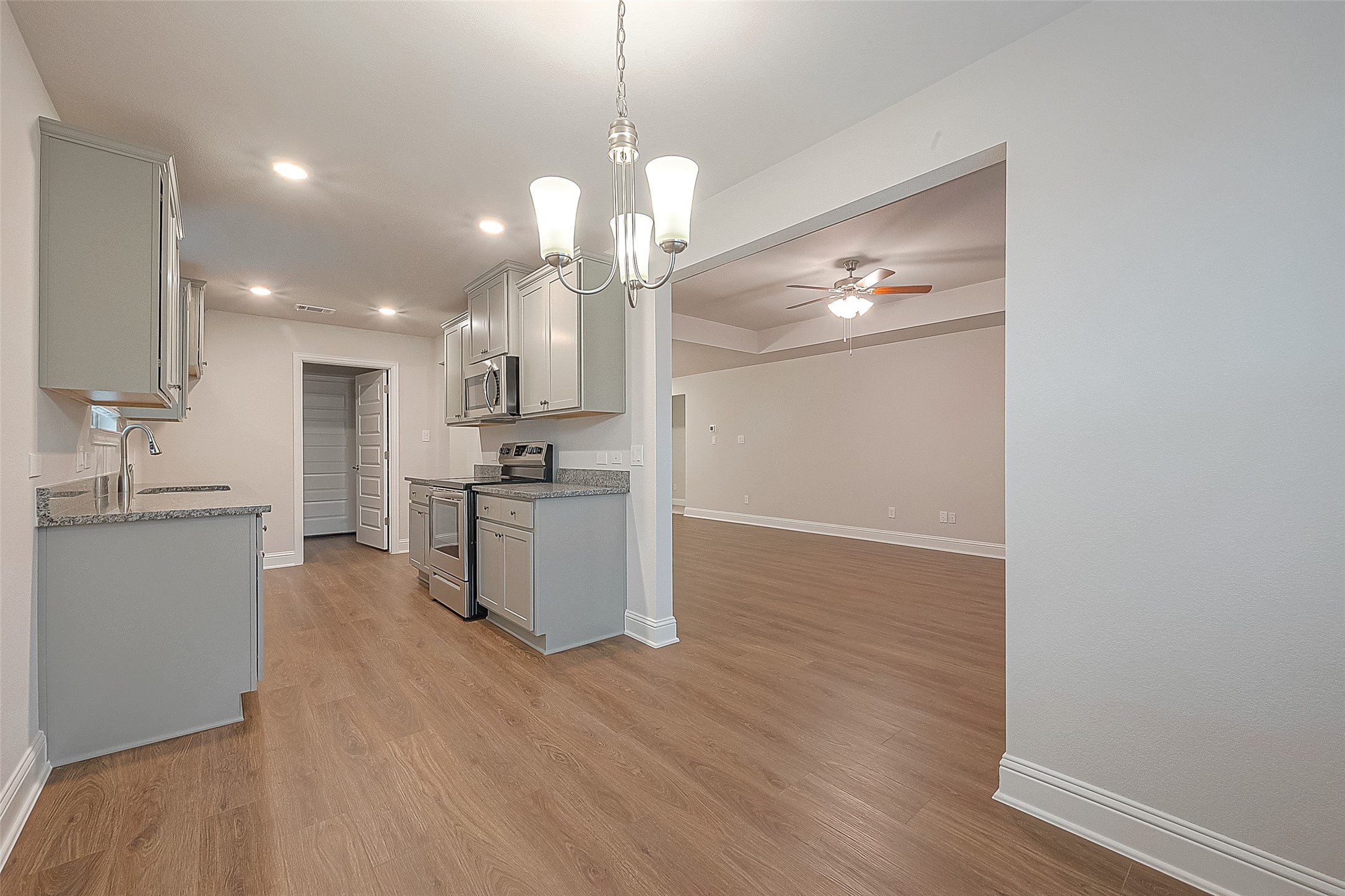 329 Bryan Way , Angleton, TX, 77515 | 10126634 | Realty Texas LLC