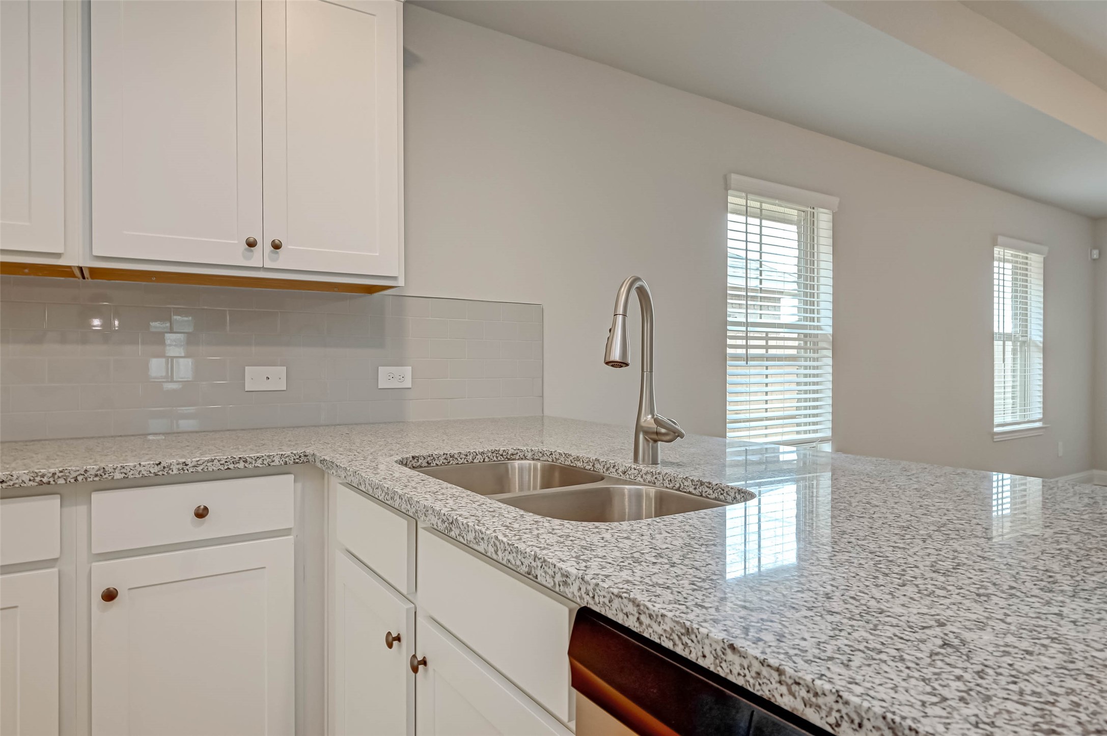 9 Greenbriar Loop , Angleton, TX, 77515 | 11682914 | Realty Texas LLC