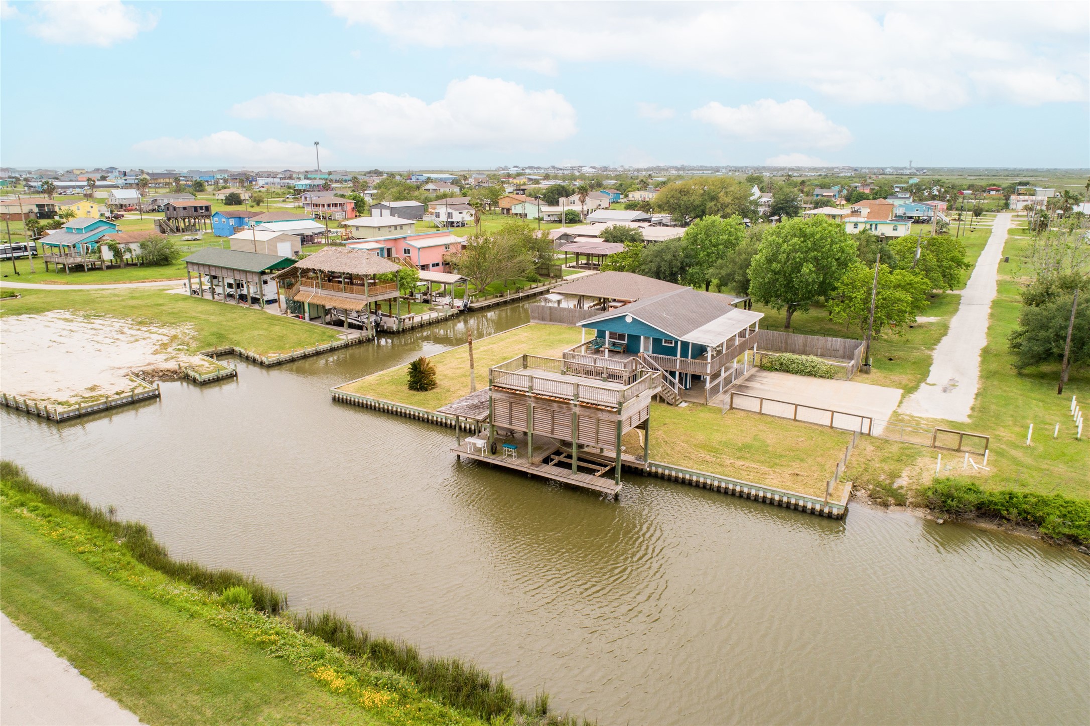 1134 Mayes Road , Crystal Beach, TX, 77650 | 92354183 | Realty Texas LLC