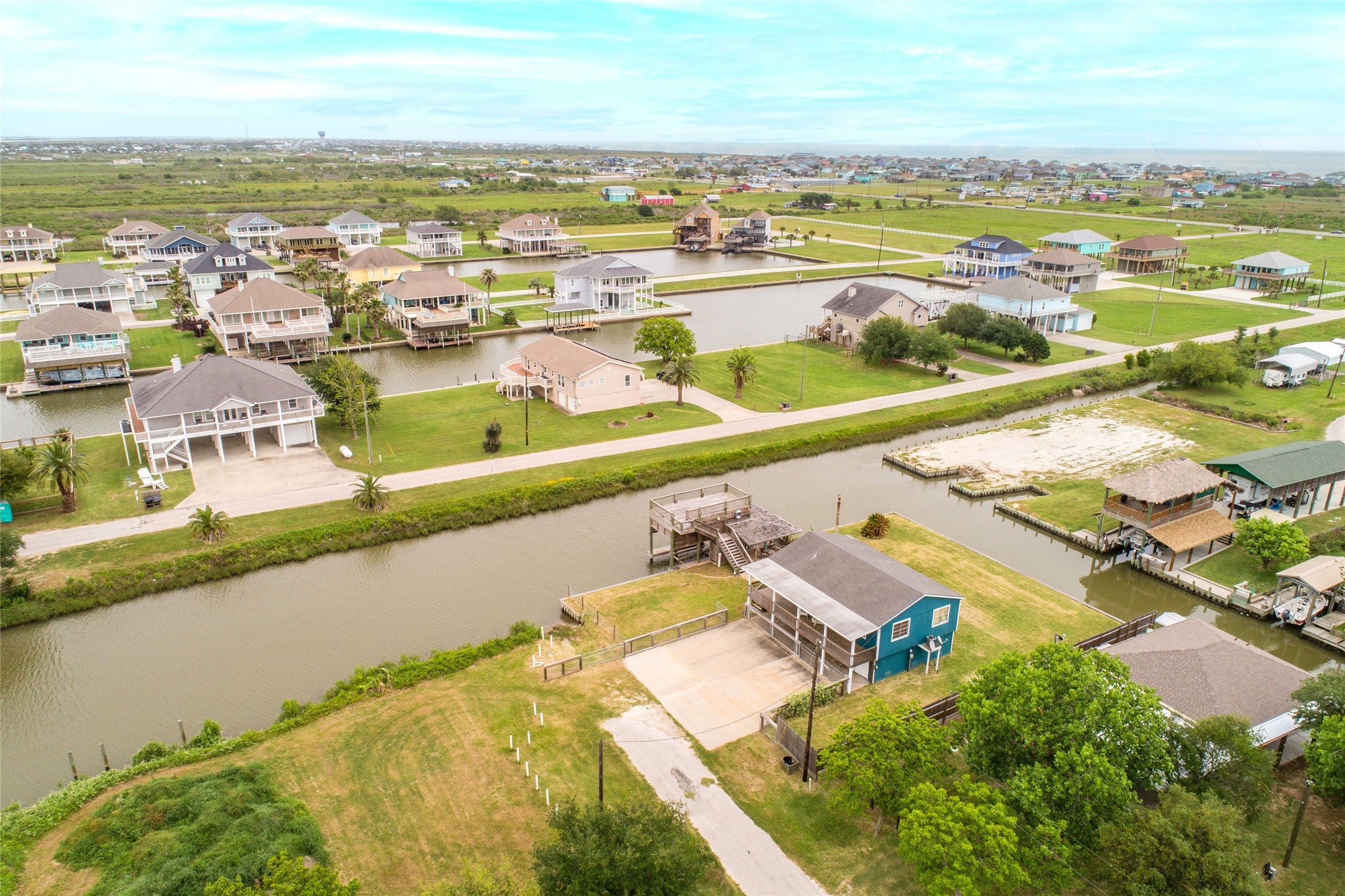 1134 Mayes Road , Crystal Beach, TX, 77650 | 92354183 | Realty Texas LLC