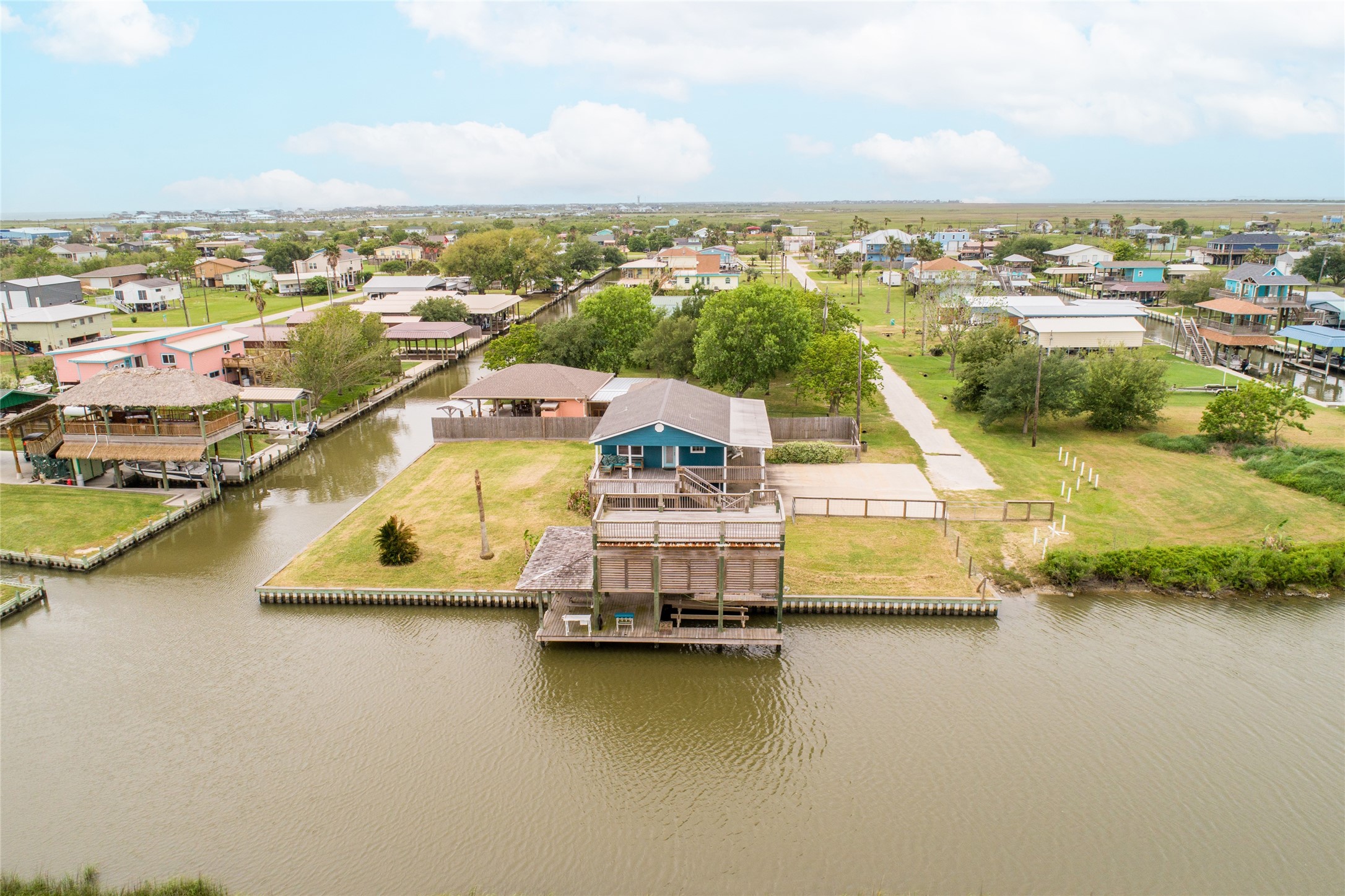 1134 Mayes Road , Crystal Beach, TX, 77650 | 92354183 | Realty Texas LLC