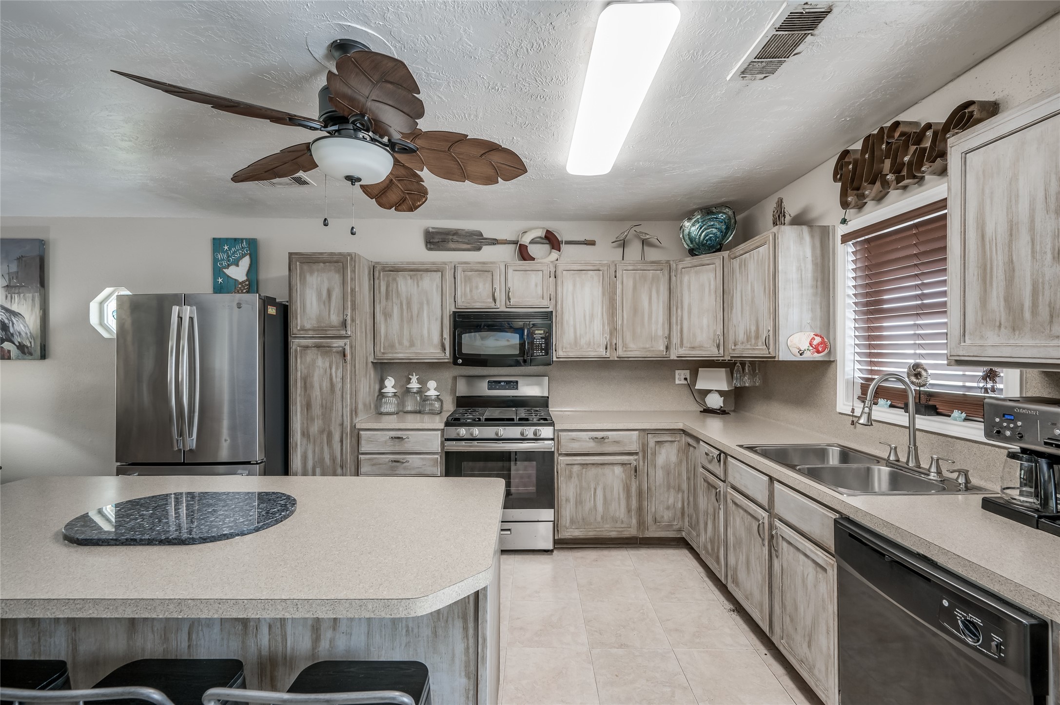 1134 Mayes Road , Crystal Beach, TX, 77650 | 92354183 | Realty Texas LLC