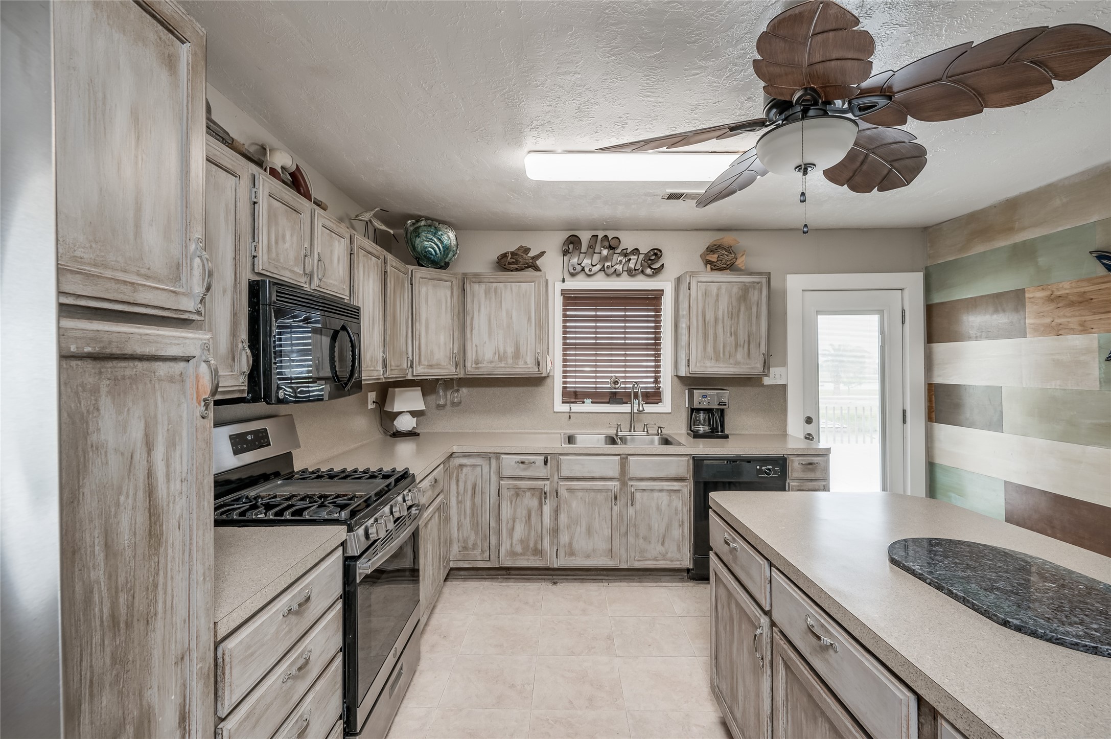 1134 Mayes Road , Crystal Beach, TX, 77650 | 92354183 | Realty Texas LLC