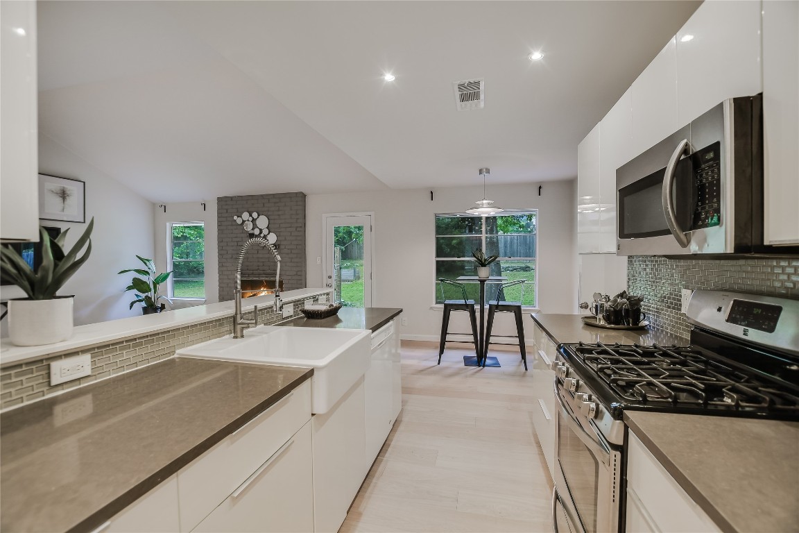 7400 Barcelona Drive , Austin, TX, 78752 | 3858095 | Realty Texas LLC