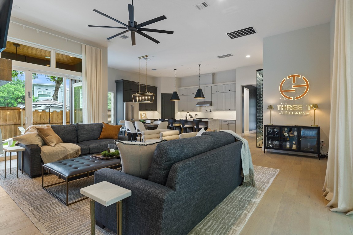 4905 Lynndale Drive , Austin, TX, 78756 | 8494742 | Realty Texas LLC