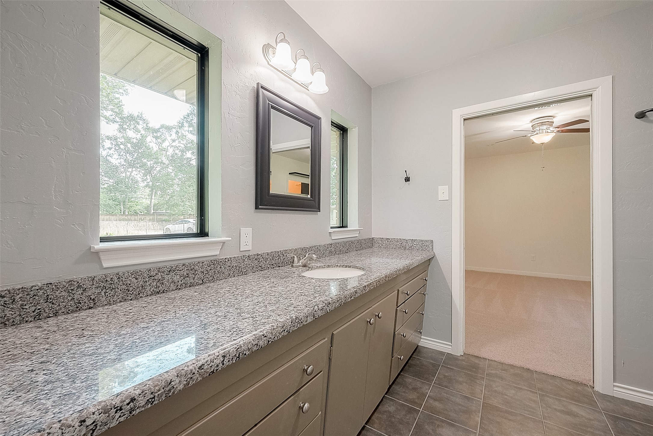 110 S Woodsway Street W , Conroe, TX, 77301 | 55762008 | Realty Texas LLC