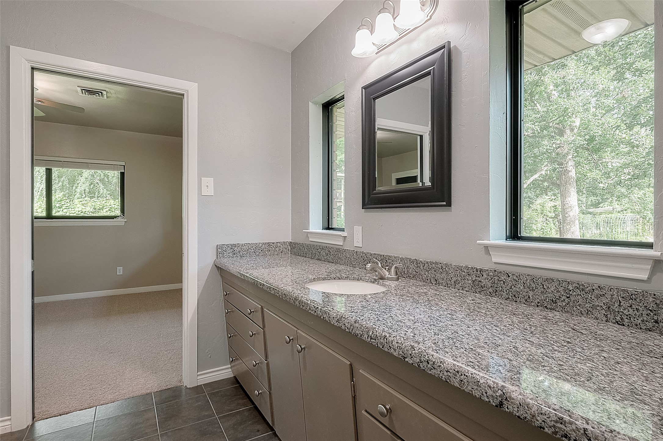 110 S Woodsway Street W , Conroe, TX, 77301 | 55762008 | Realty Texas LLC