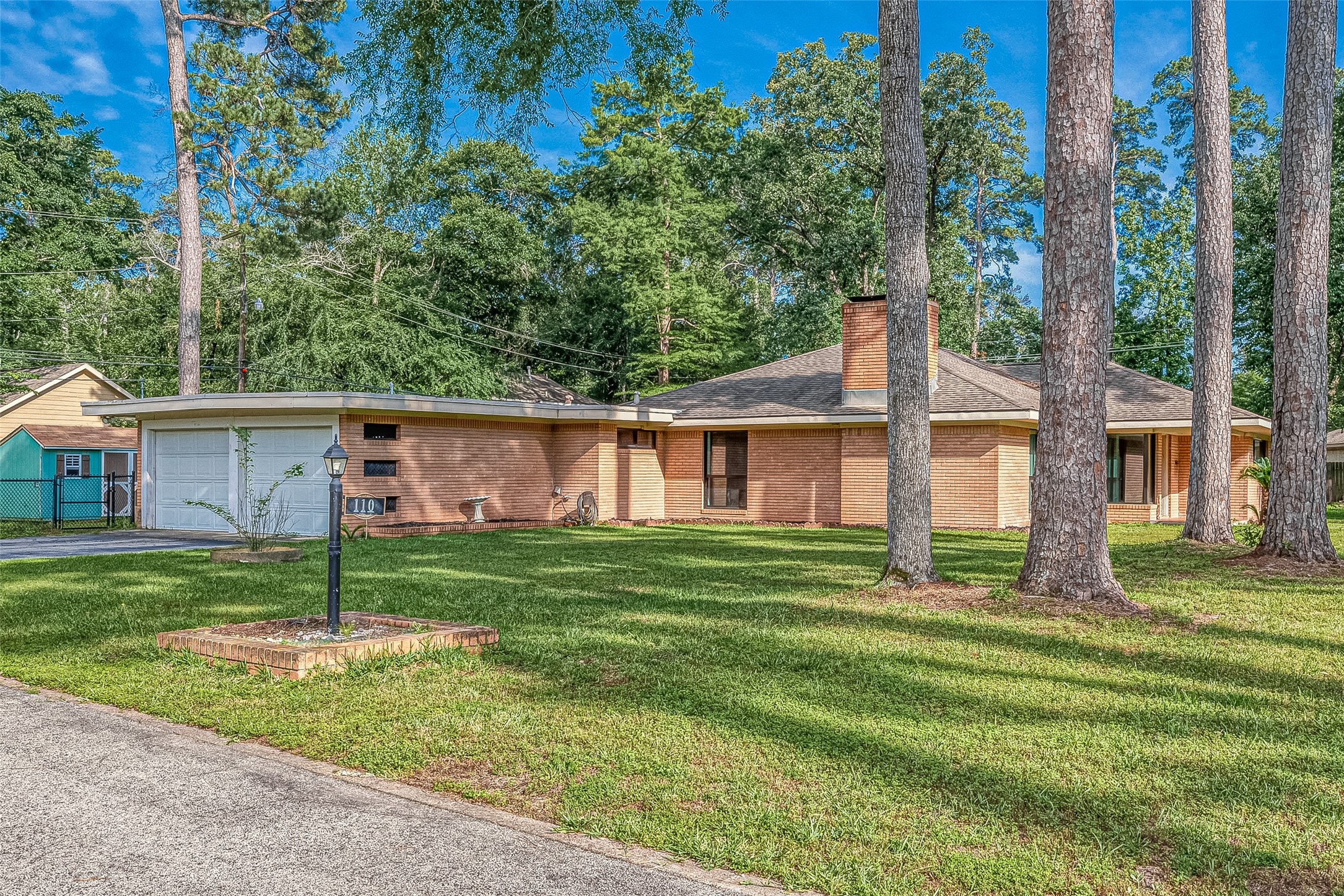110 S Woodsway Street W , Conroe, TX, 77301 | 55762008 | Realty Texas LLC